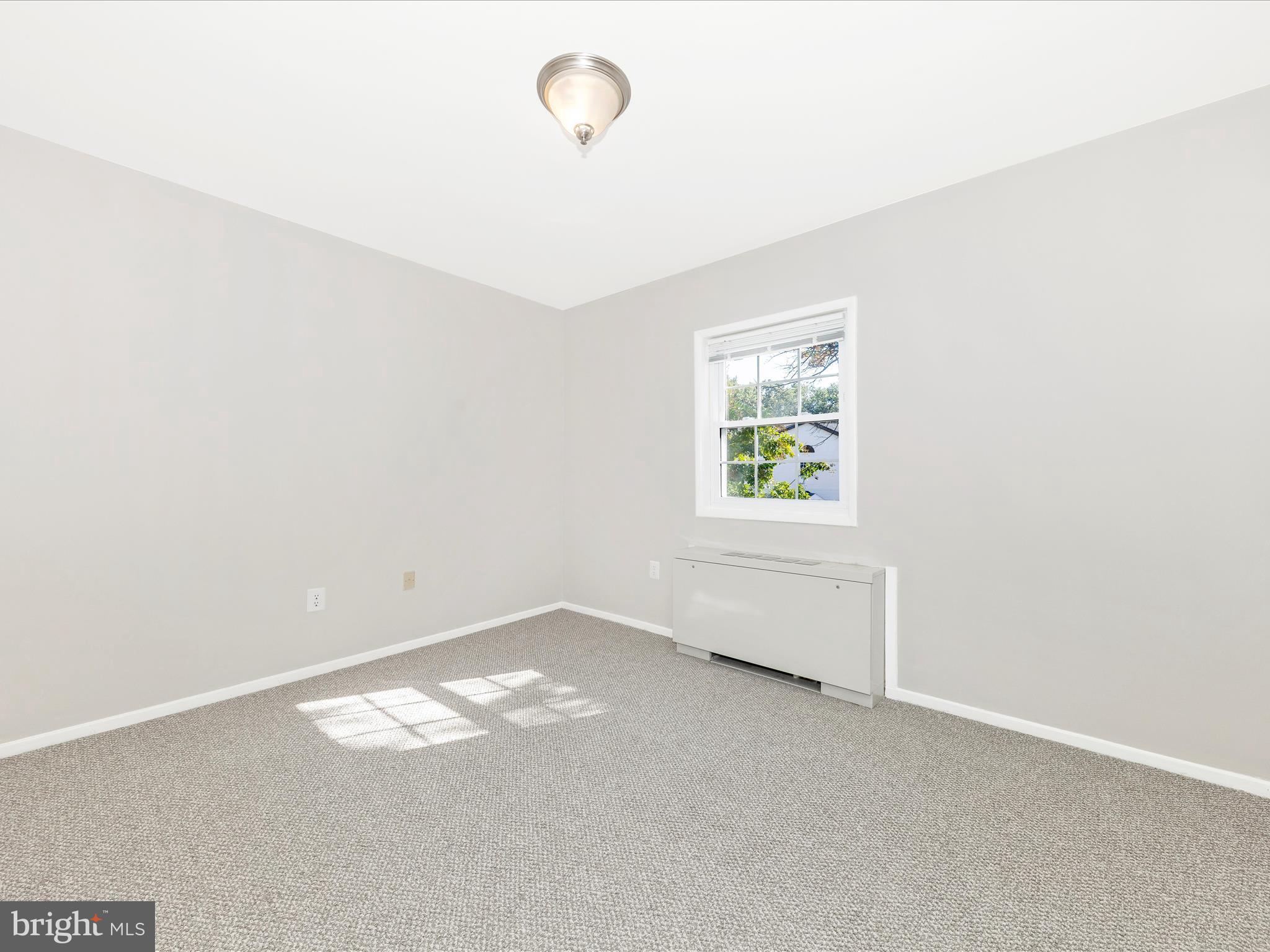 MONTPELIER VILLAGE - Residential Lease