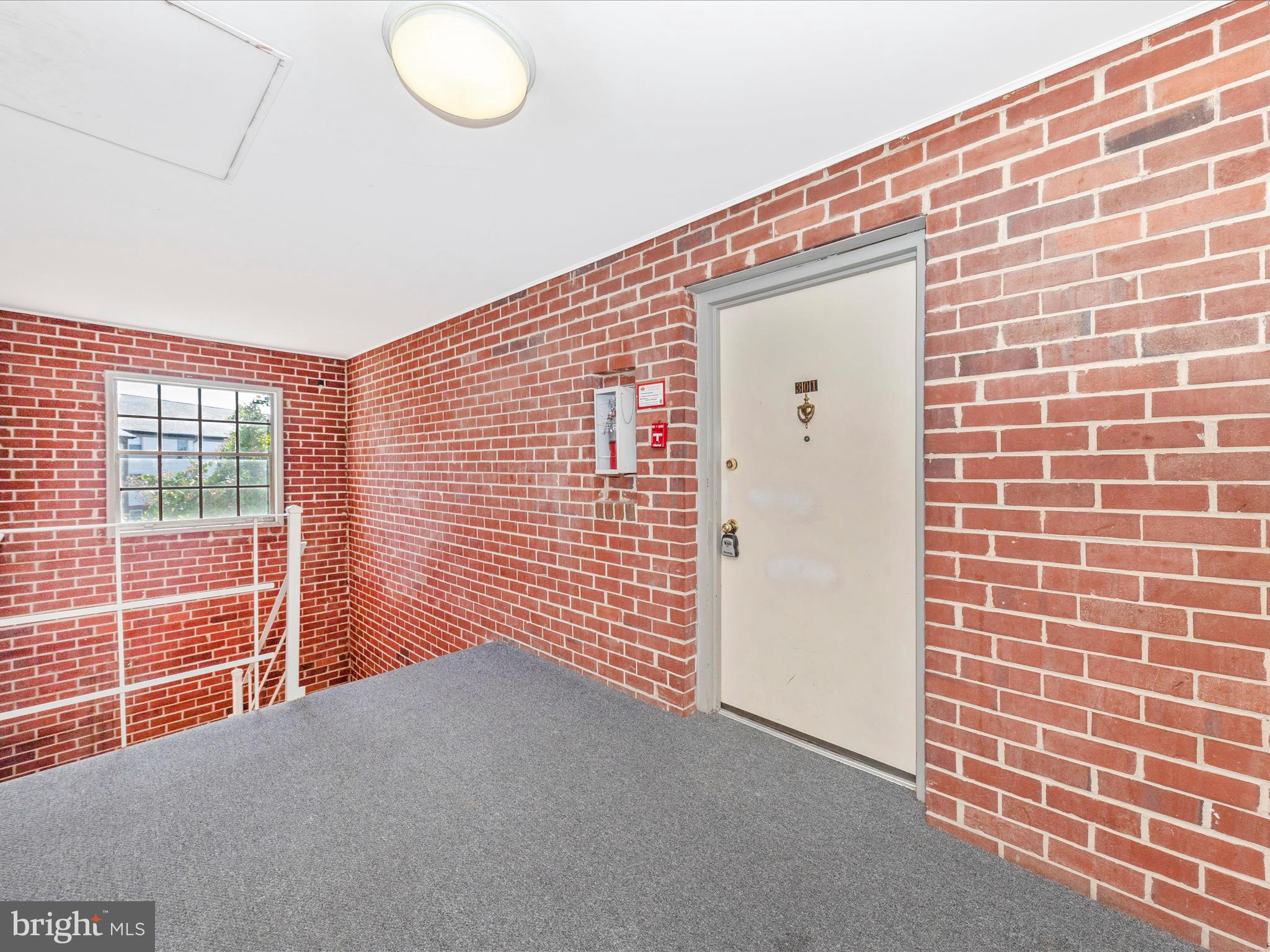 MONTPELIER VILLAGE - Residential Lease