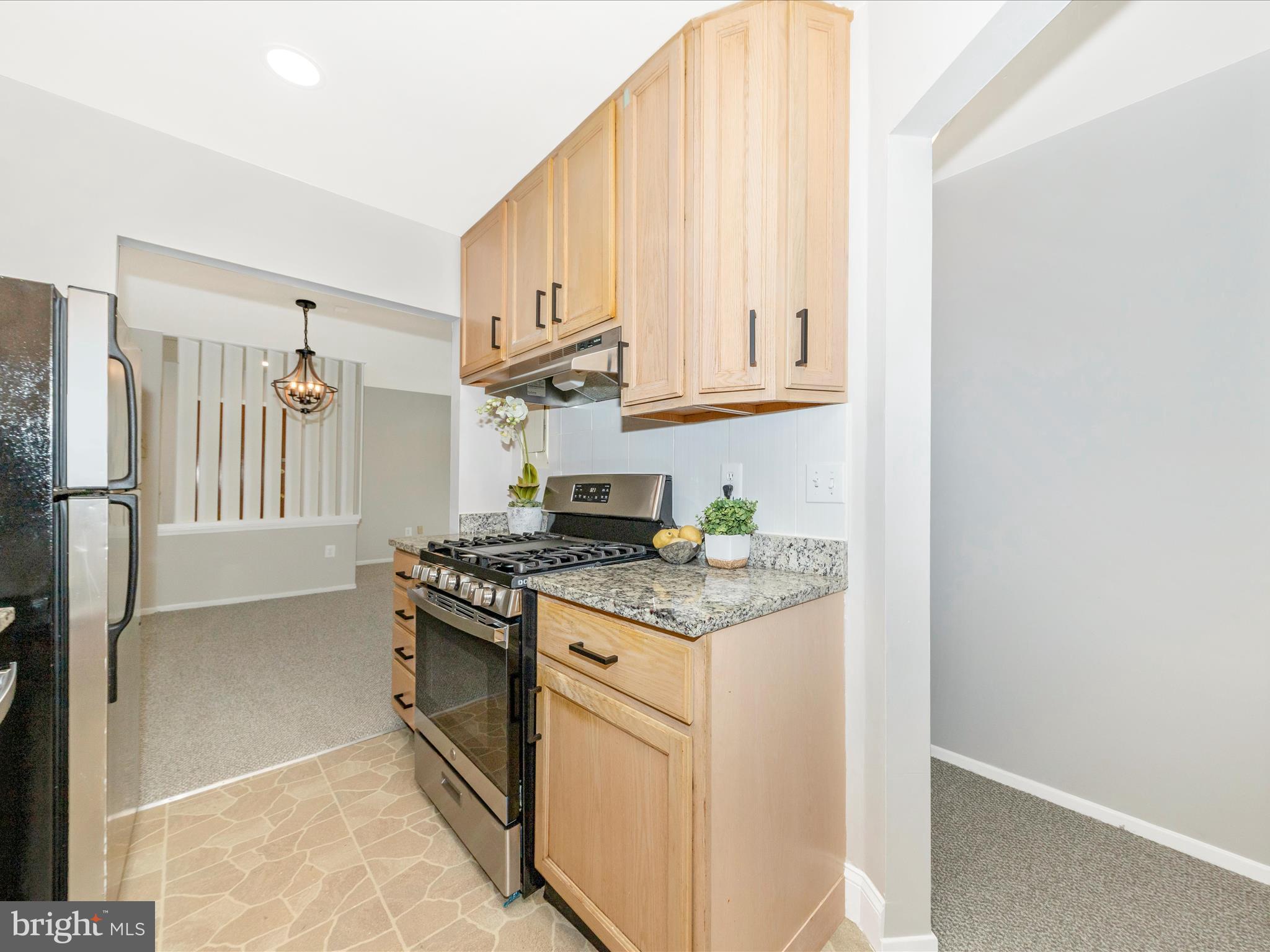 MONTPELIER VILLAGE - Residential Lease