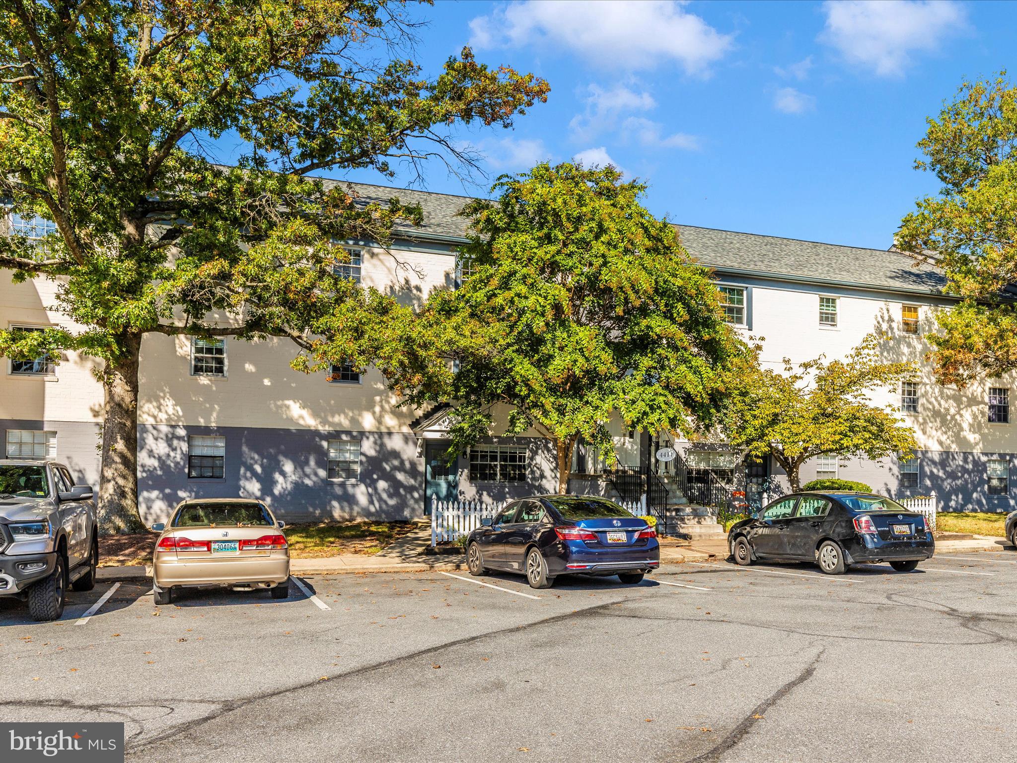 MONTPELIER VILLAGE - Residential Lease