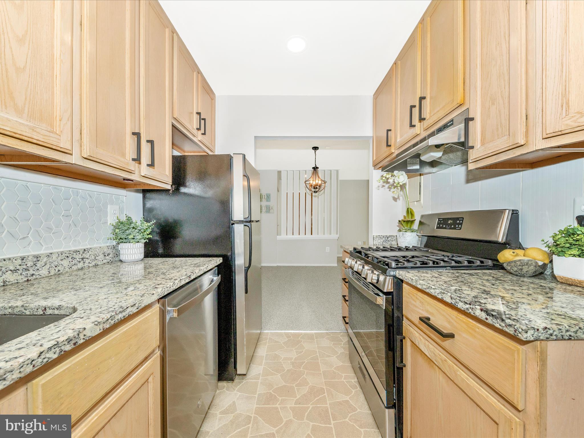 MONTPELIER VILLAGE - Residential Lease