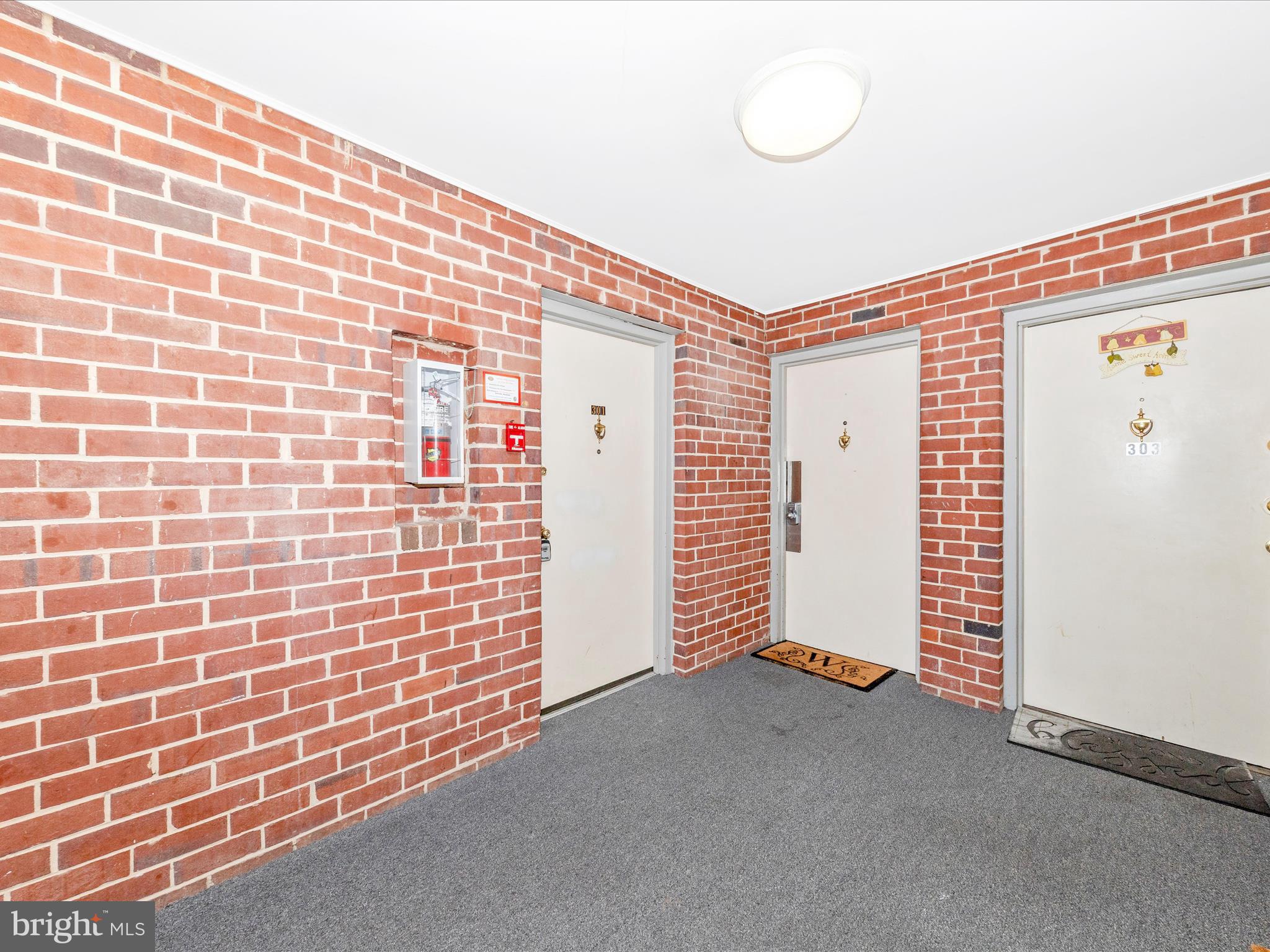 MONTPELIER VILLAGE - Residential Lease