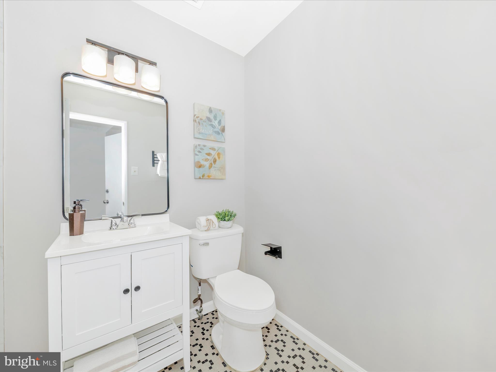 MONTPELIER VILLAGE - Residential Lease