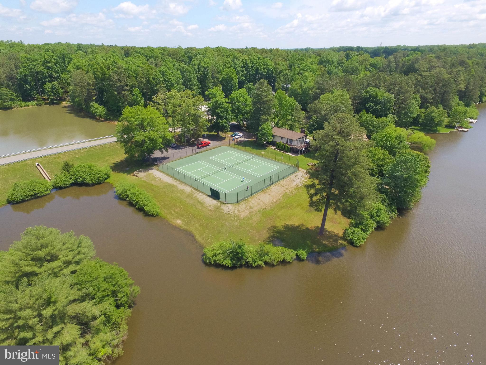 LAKE LAND OR - Residential