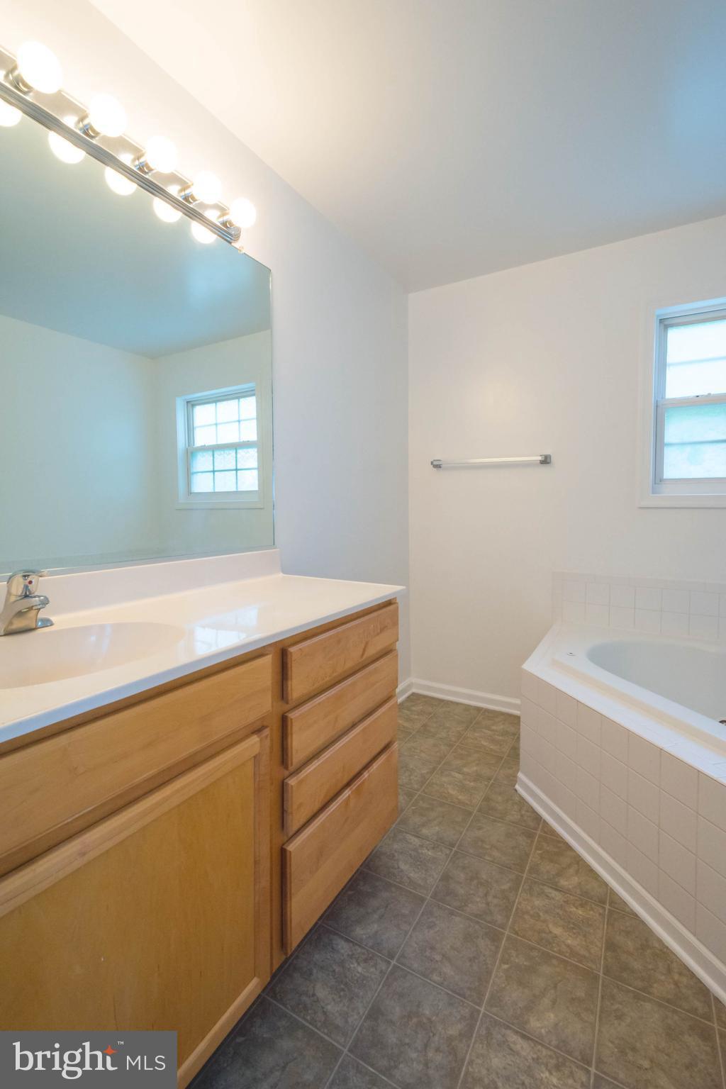 LAKE LAND OR - Residential