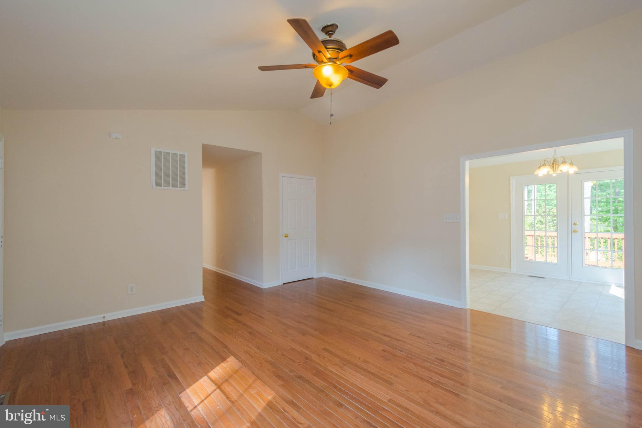 LAKE LAND OR - Residential