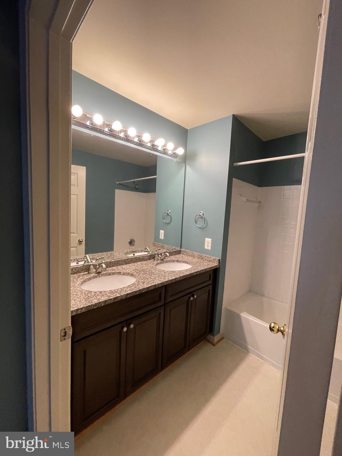 PINEY ORCHARD - Residential Lease