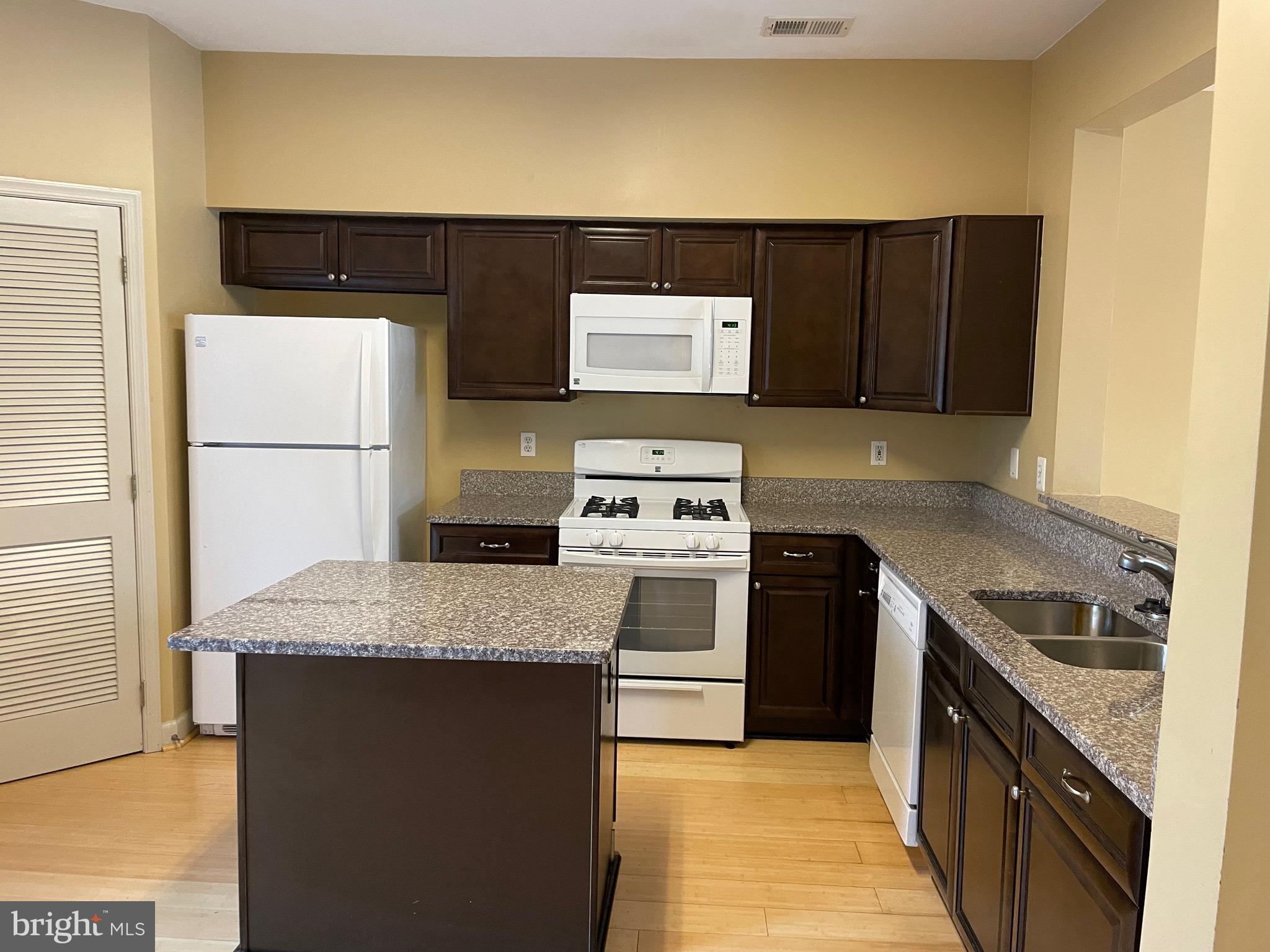 PINEY ORCHARD - Residential Lease