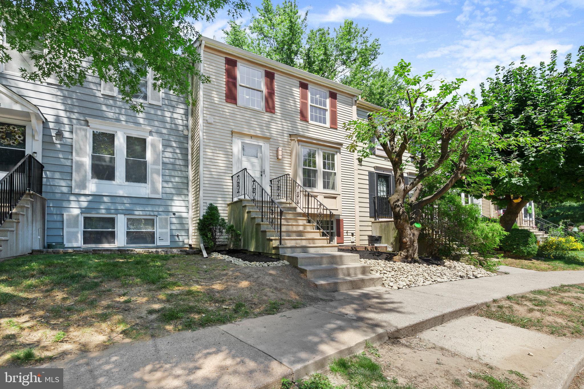 3 WOODLAND COURT