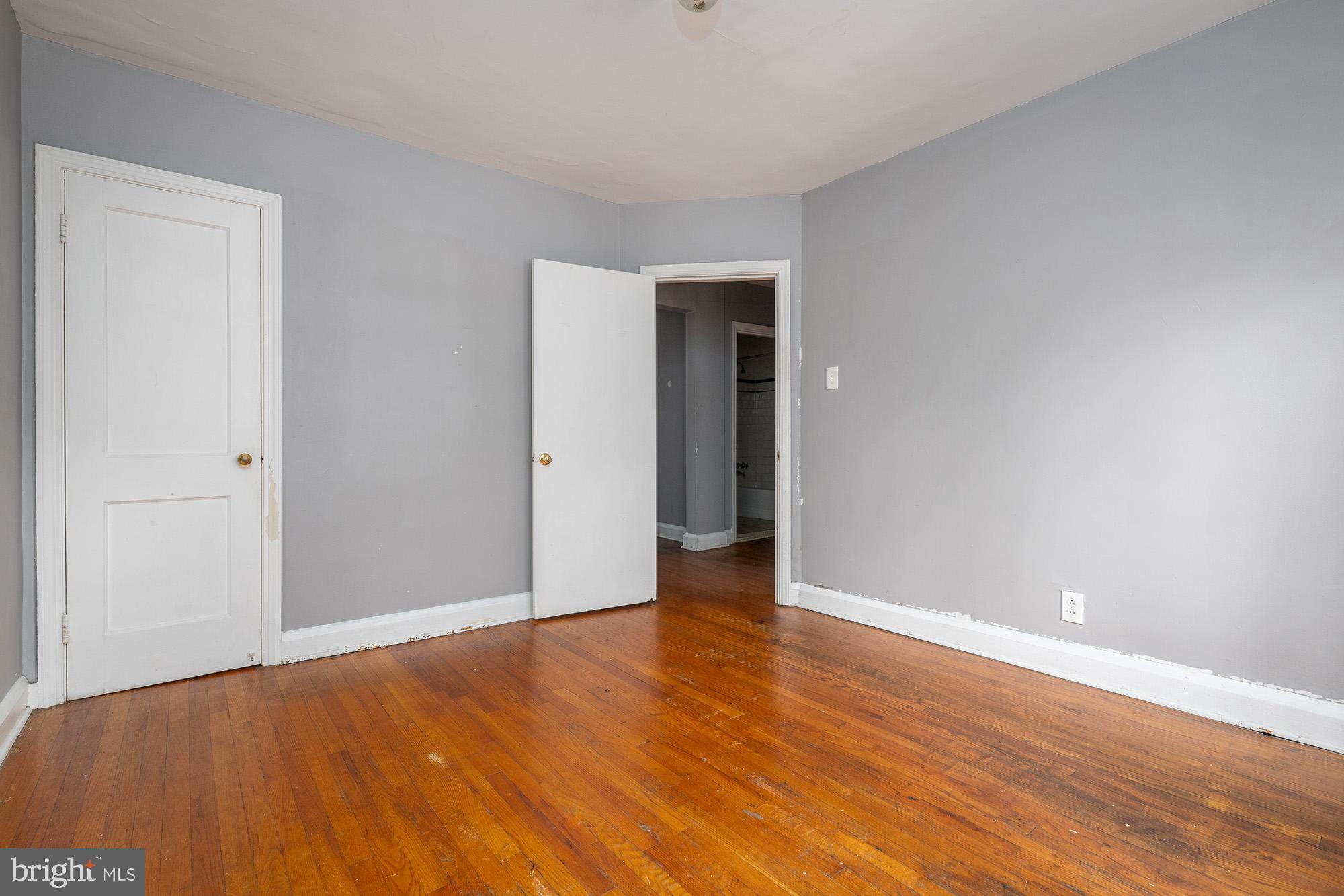 GLEN OAKS - Residential Income