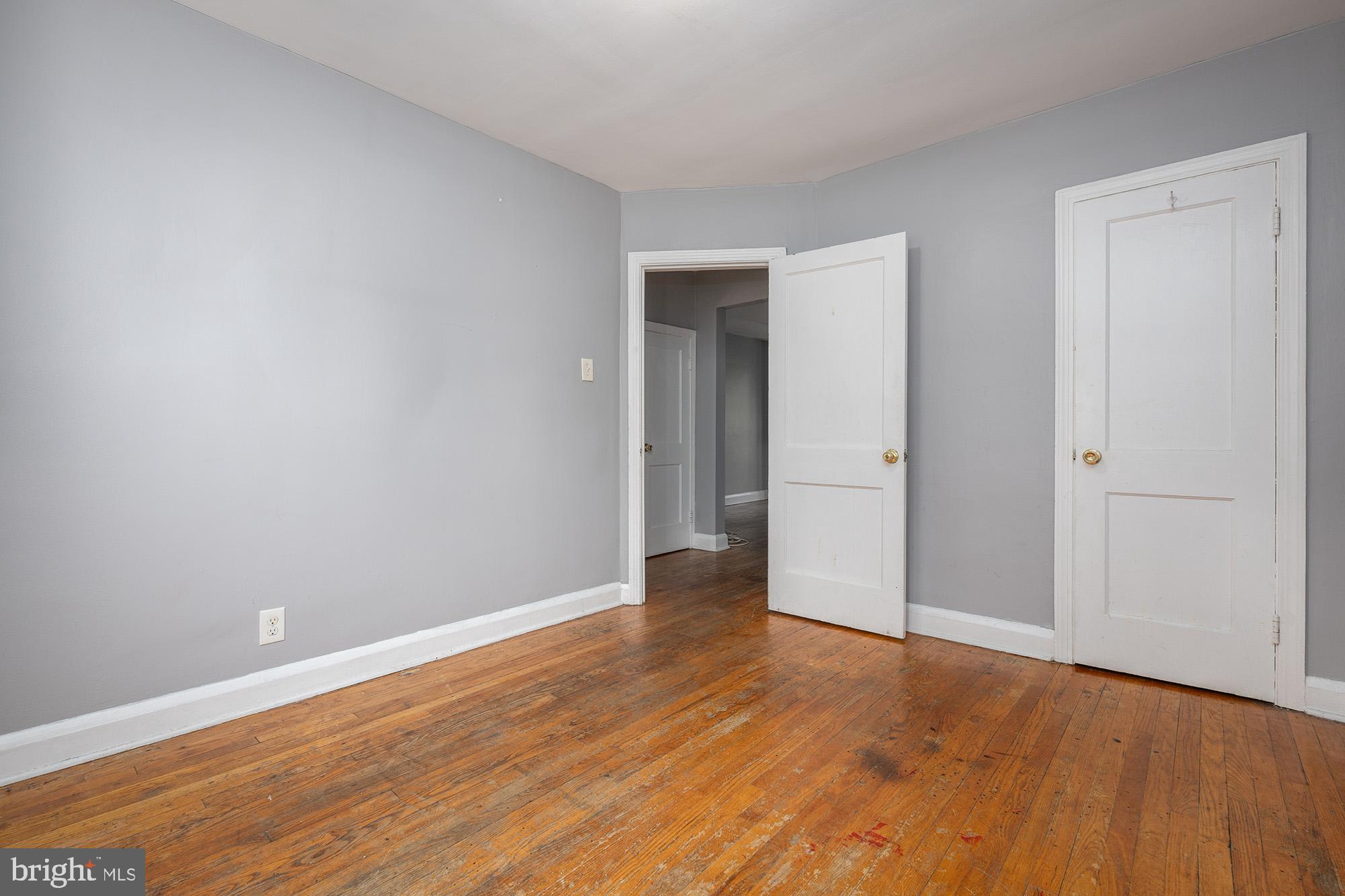 GLEN OAKS - Residential Income