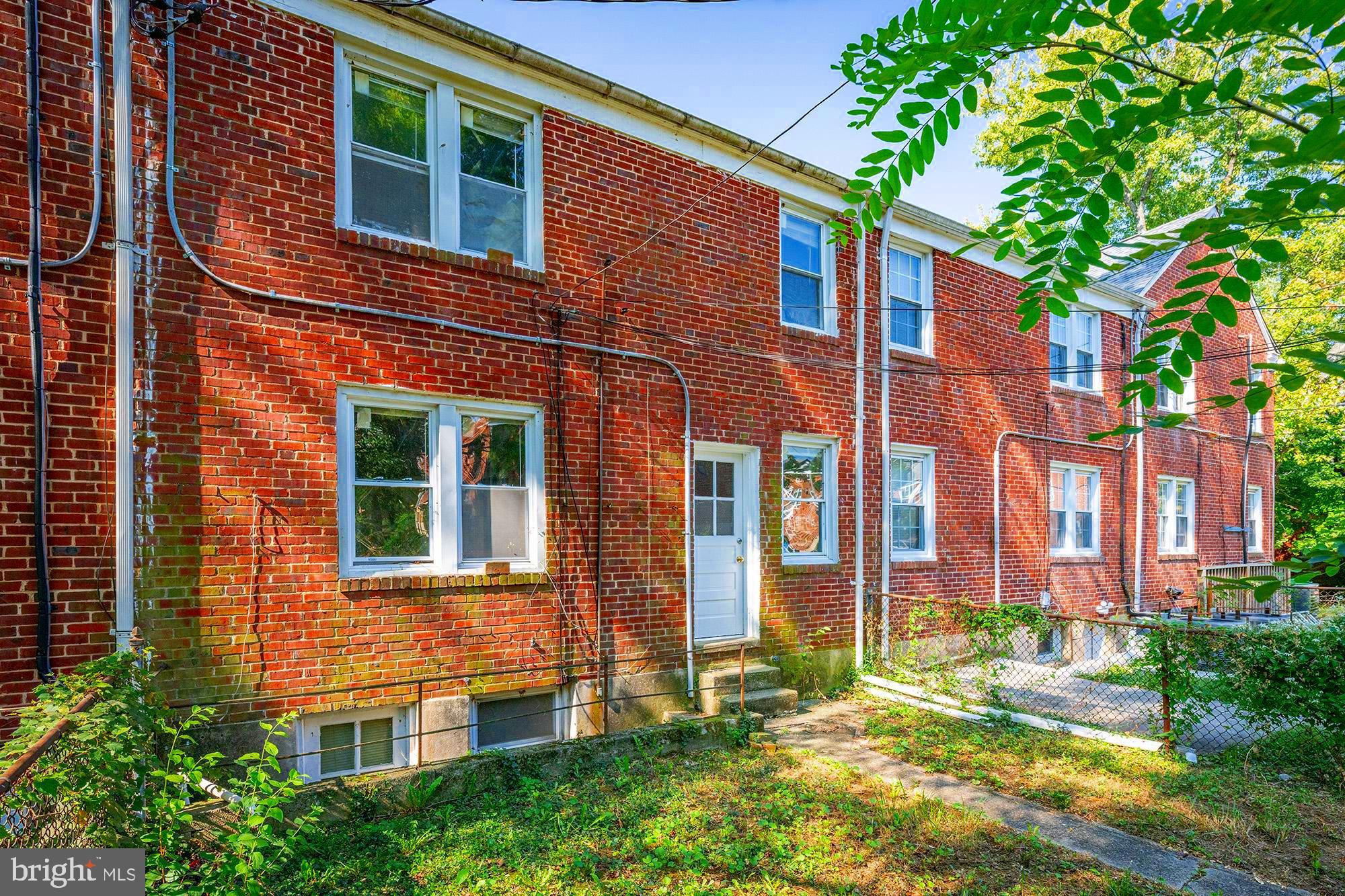GLEN OAKS - Residential Income