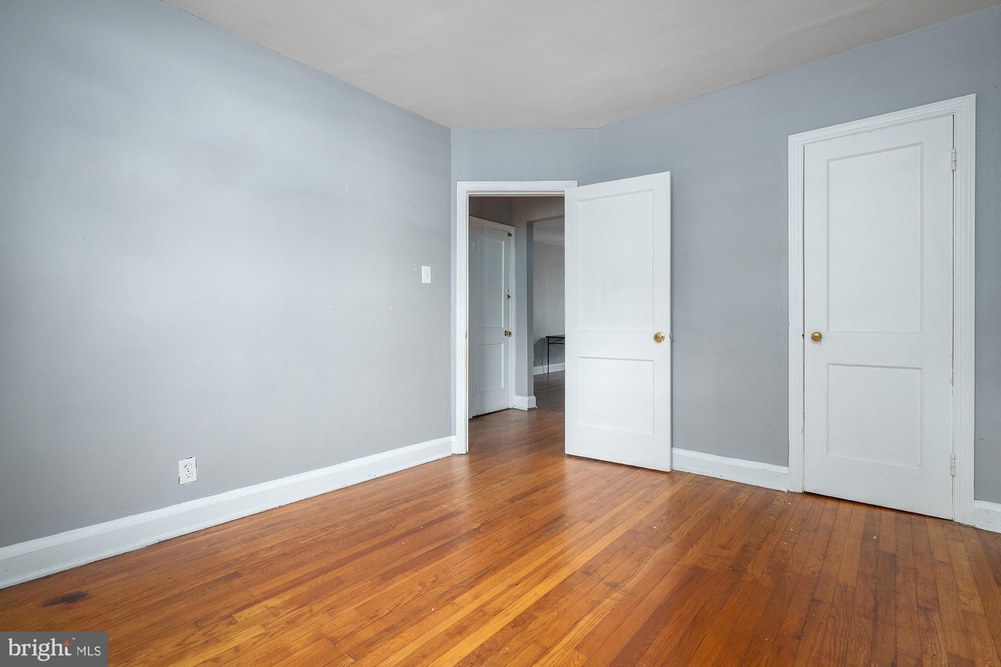 GLEN OAKS - Residential Income