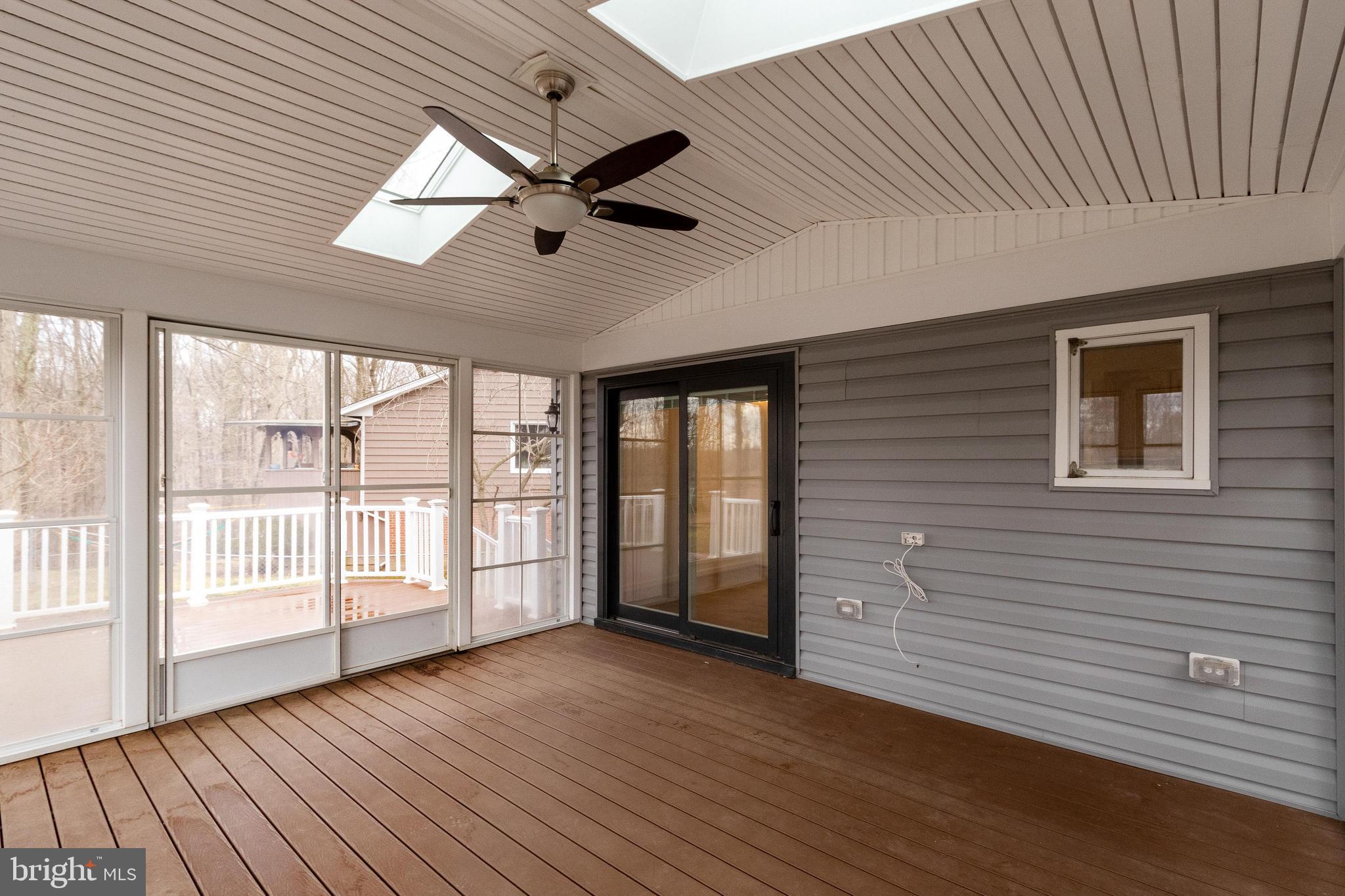 LAKE RIDGE - Residential