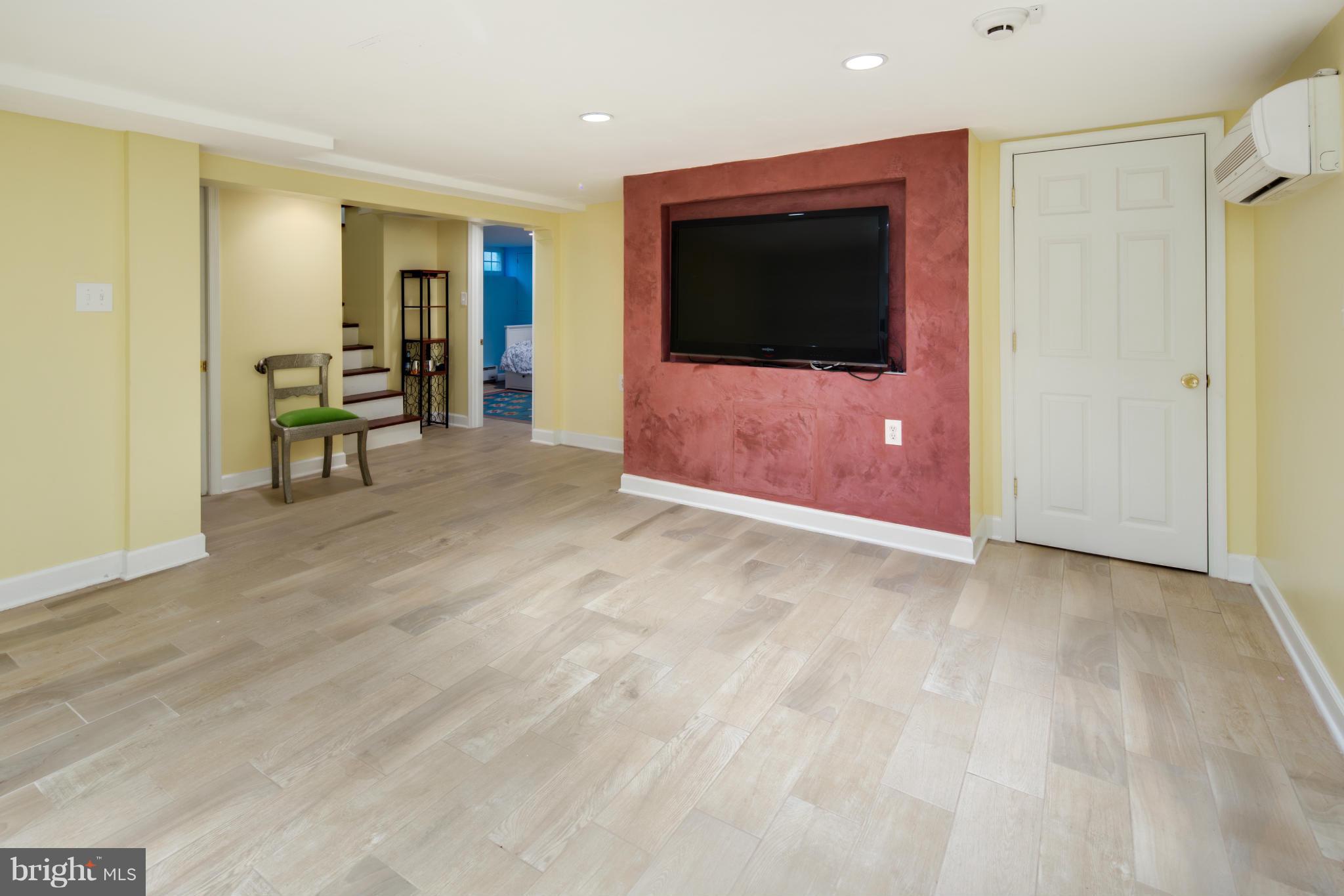 CHEVY CHASE - Residential Lease