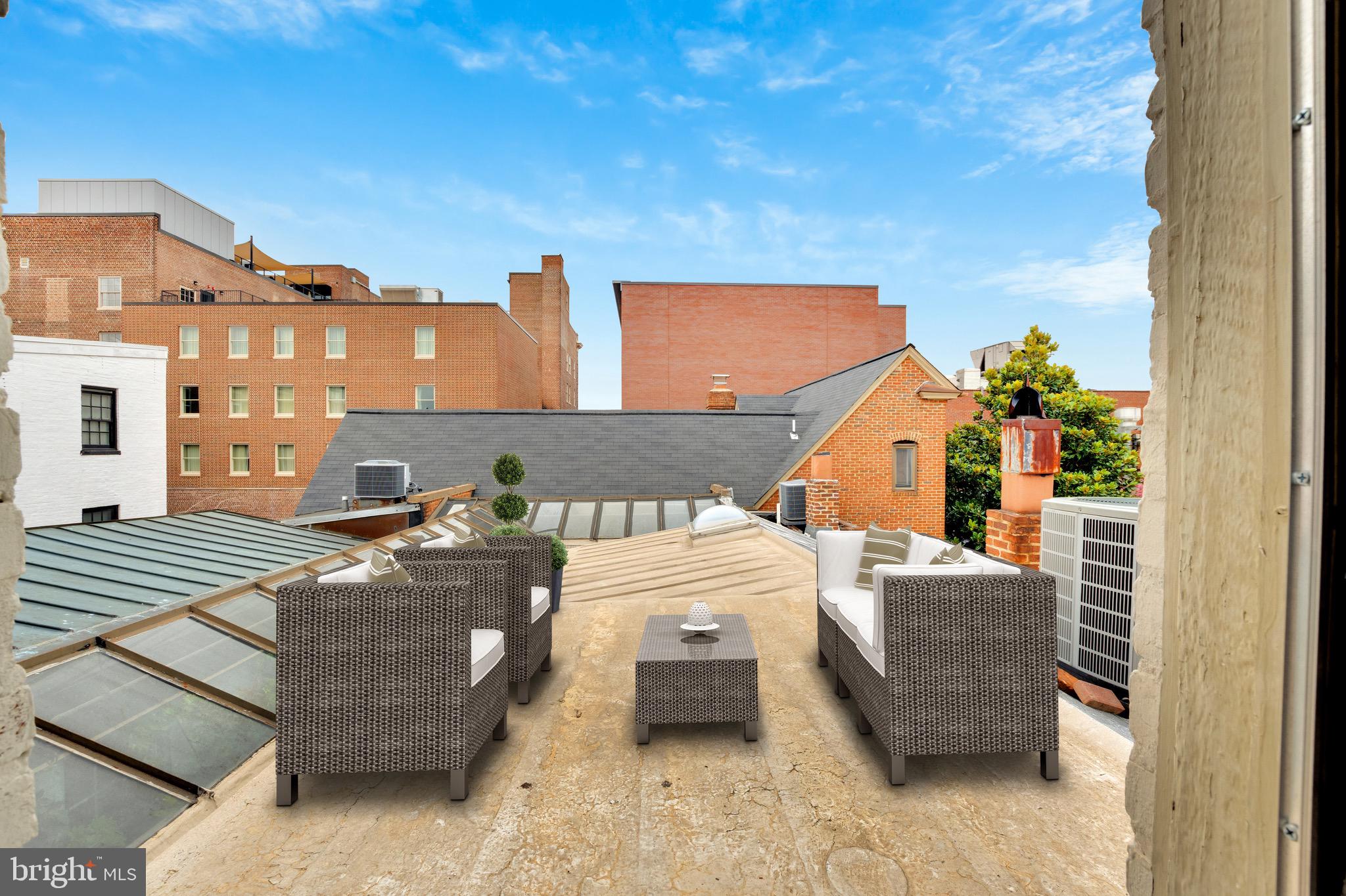 OLD TOWN ALEXANDRIA - Residential