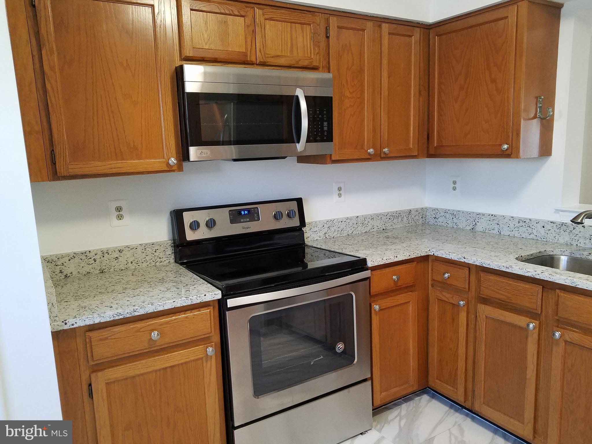 POTOMAC CROSSING - Residential Lease