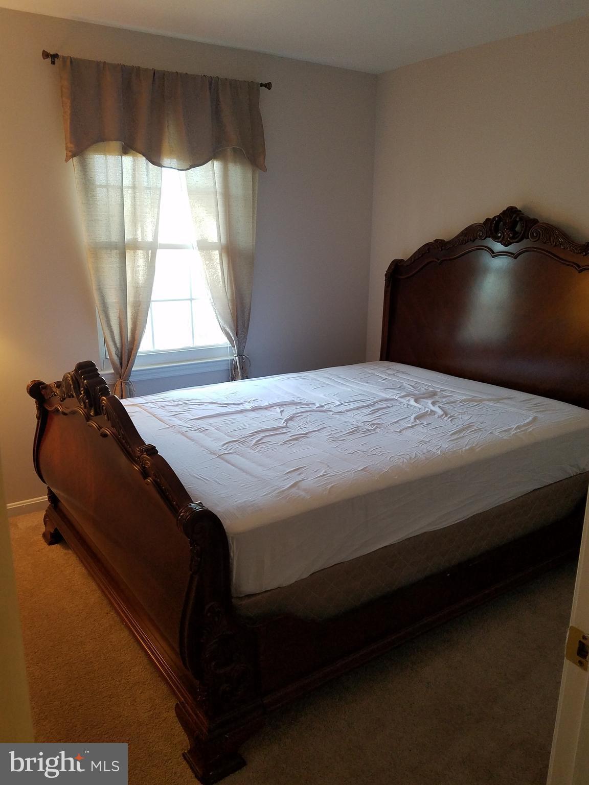 POTOMAC CROSSING - Residential Lease