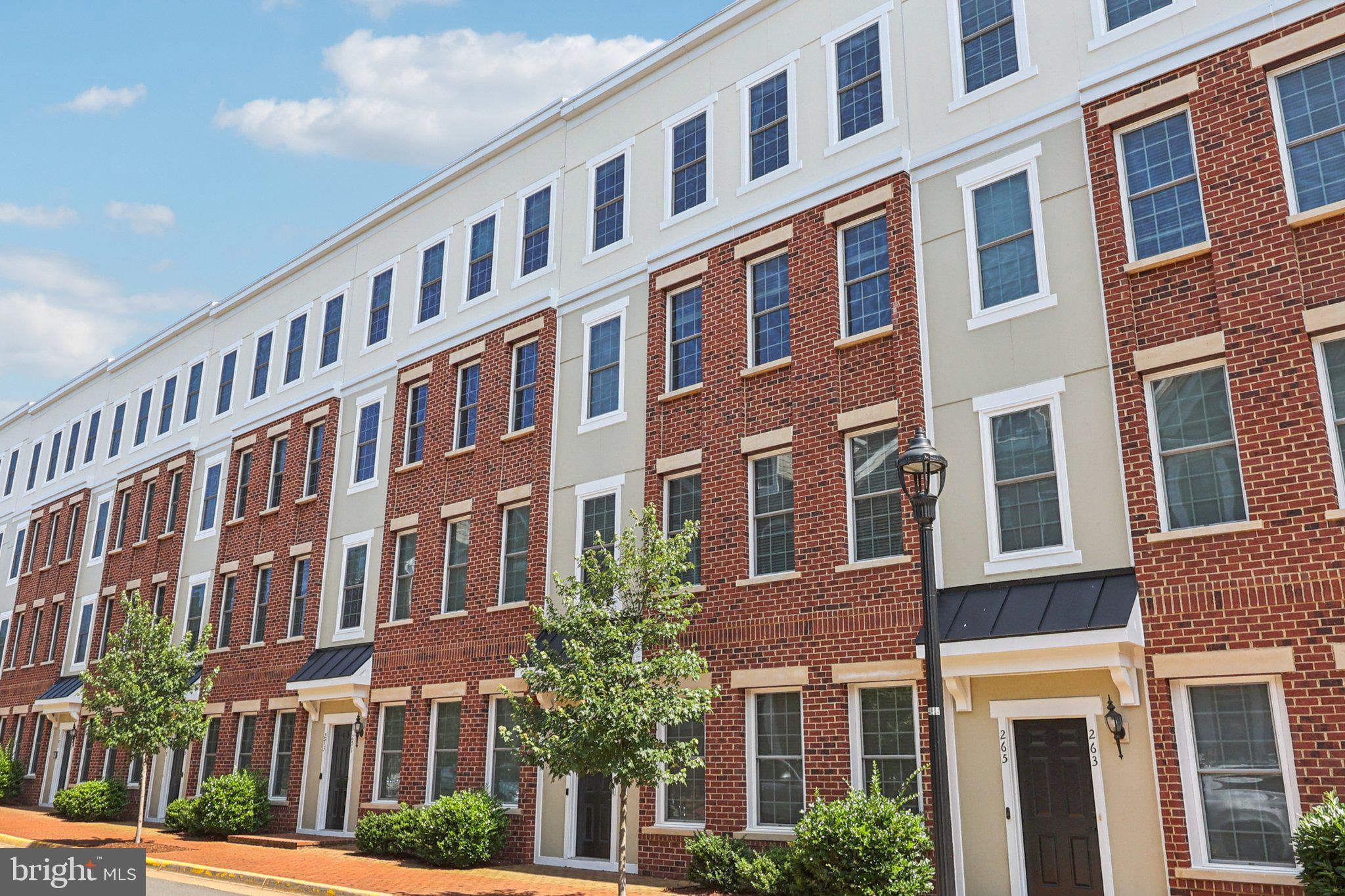 269 HIGH RAIL TERRACE SE