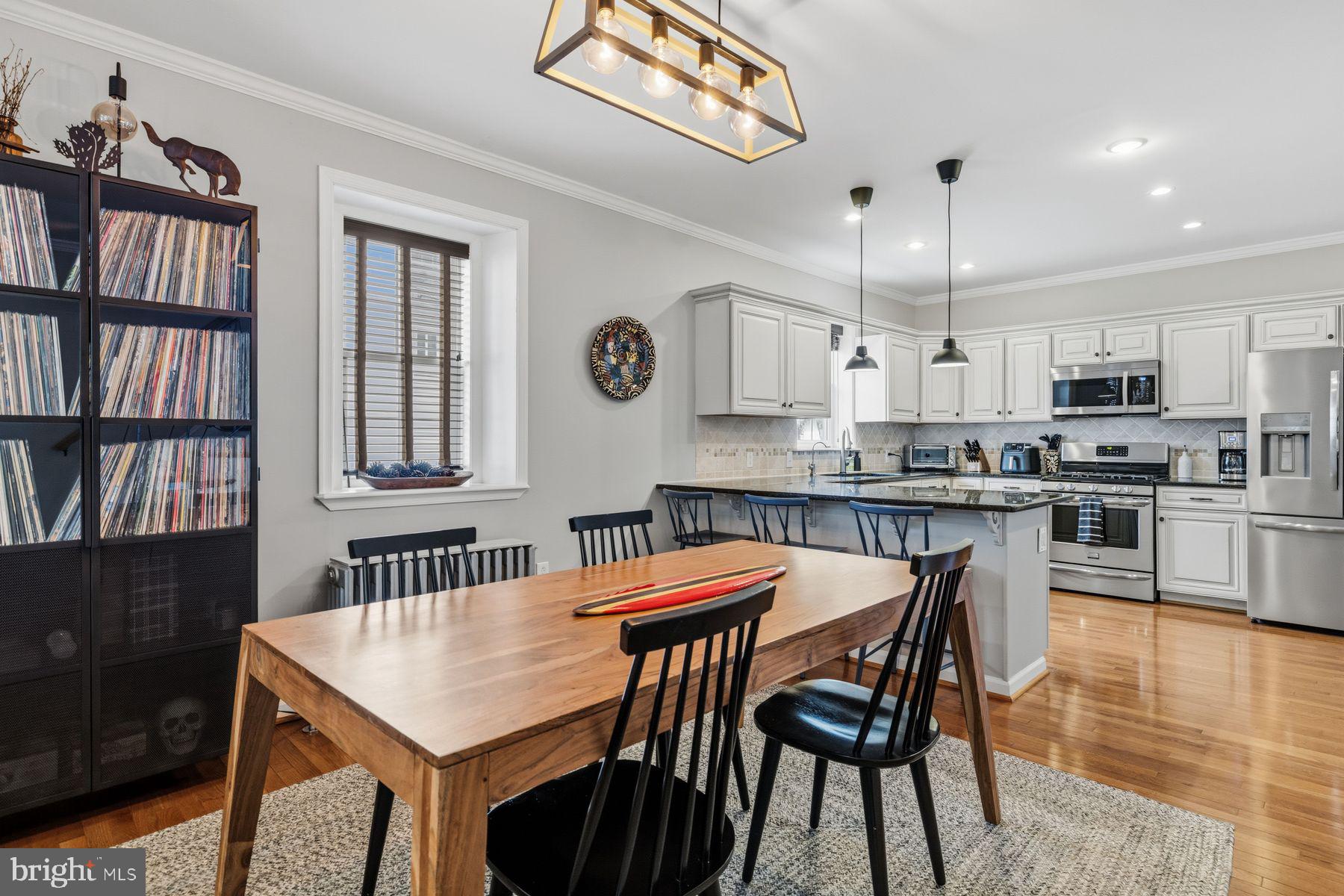 210 E EVERGREEN AVENUE