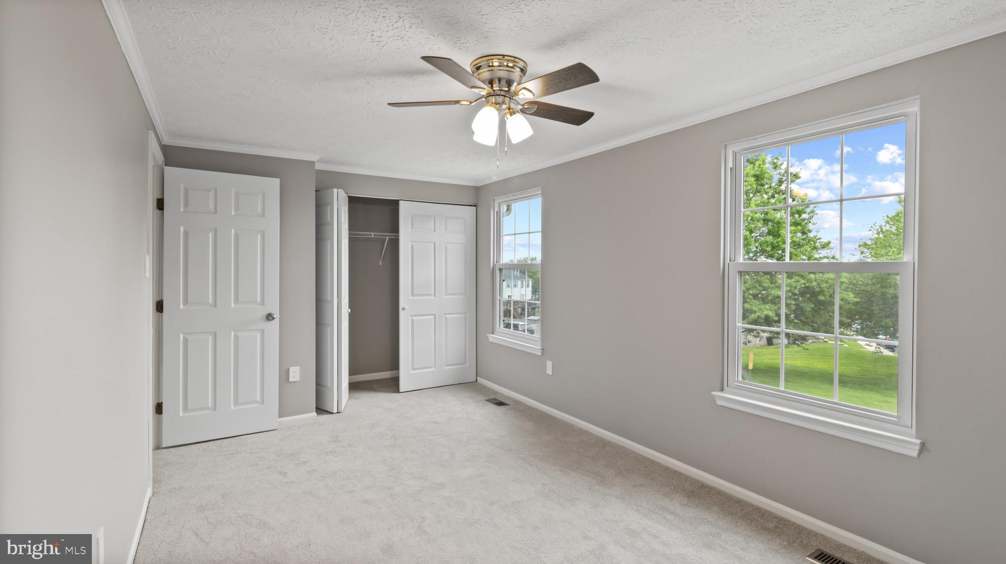 CONSTANT FRIENDSHIP - Residential