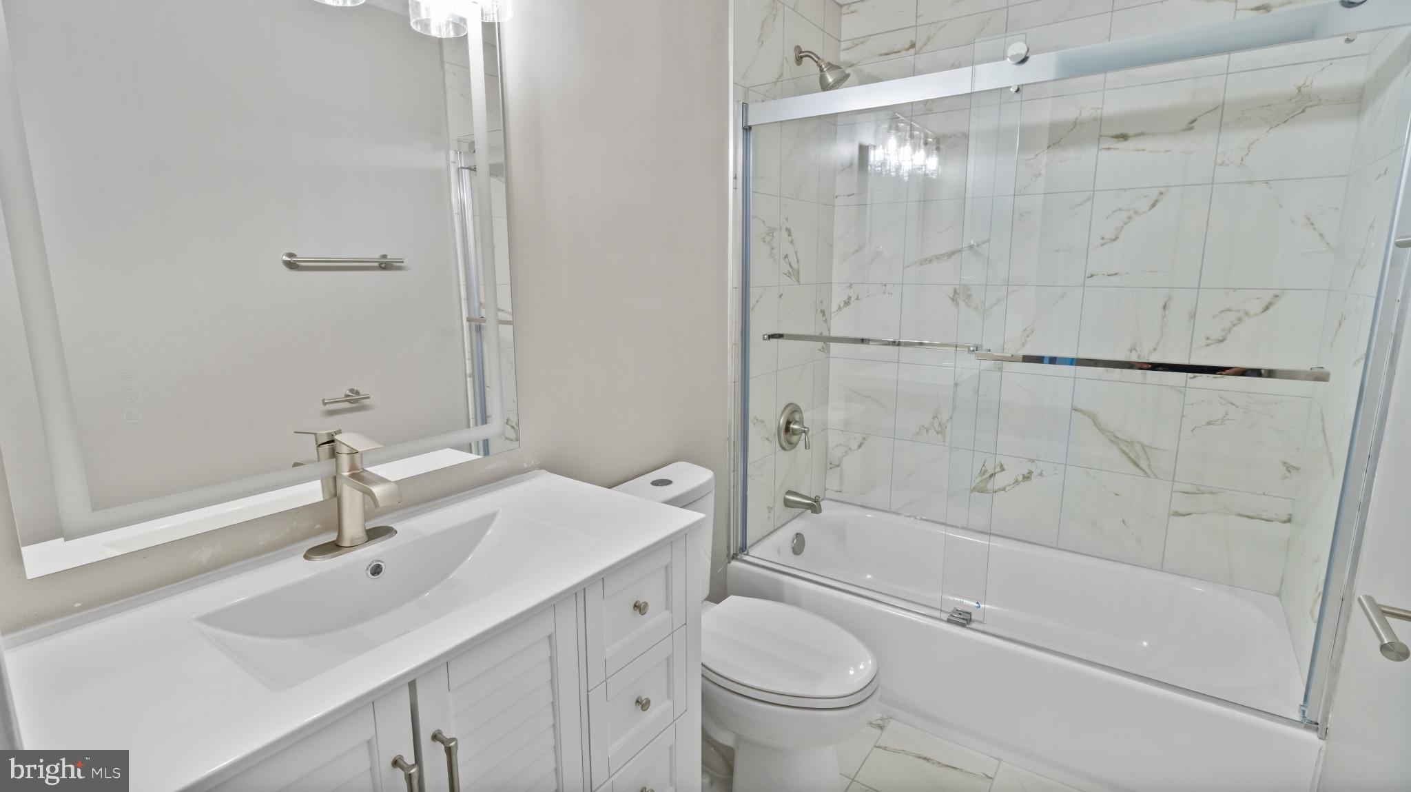 CONSTANT FRIENDSHIP - Residential