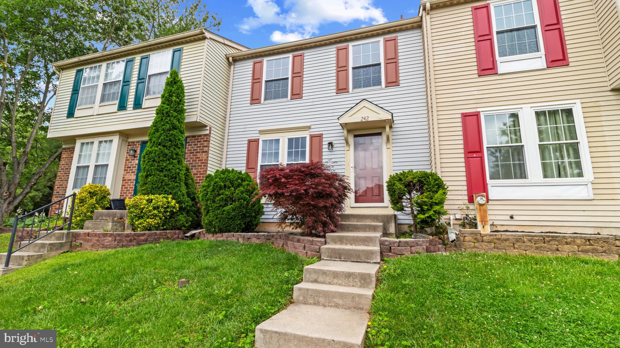 242 LODGECLIFFE COURT