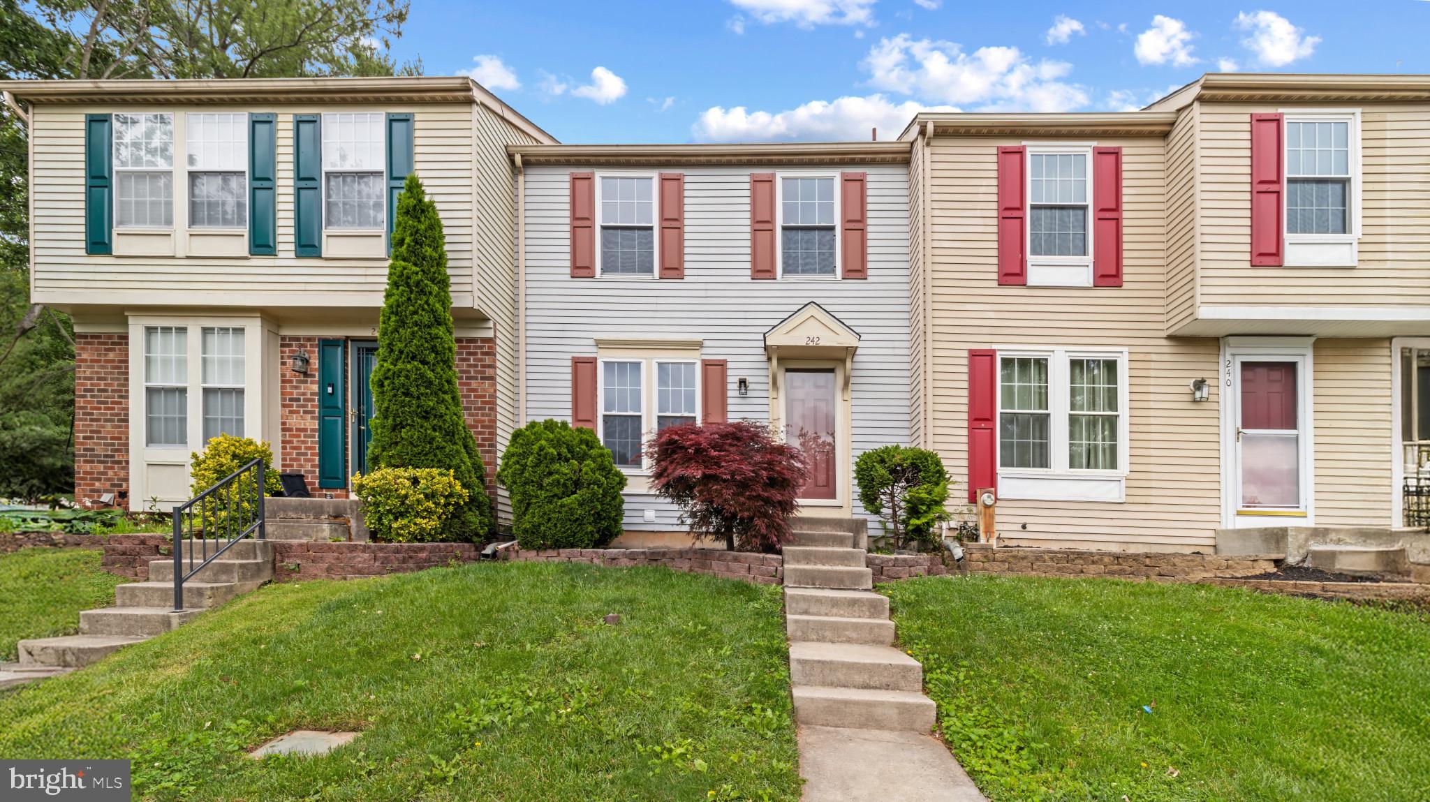 242 LODGECLIFFE COURT