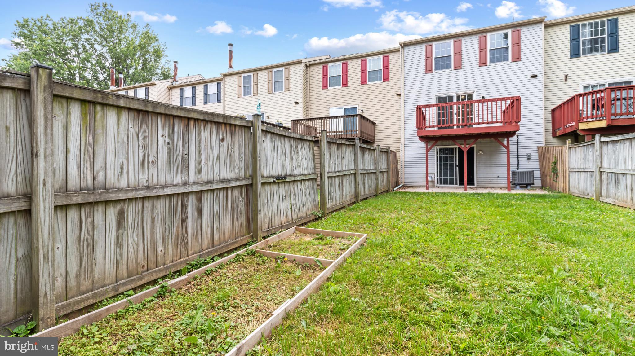 CONSTANT FRIENDSHIP - Residential