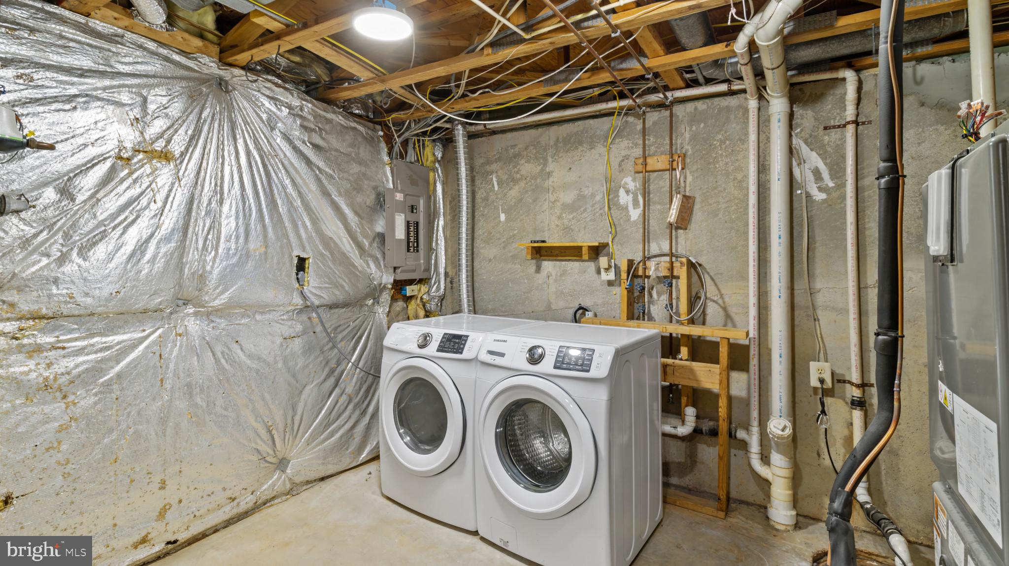 CONSTANT FRIENDSHIP - Residential