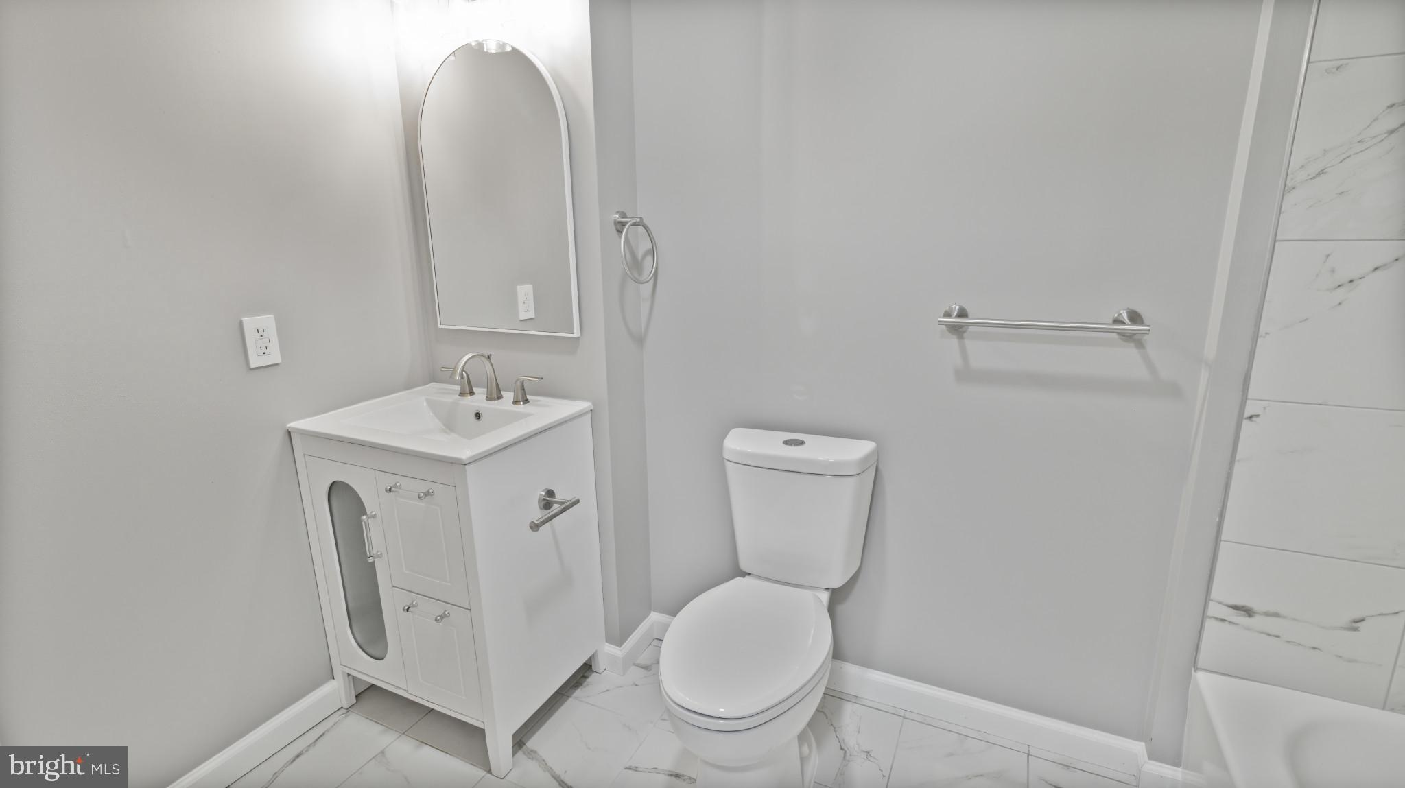 CONSTANT FRIENDSHIP - Residential