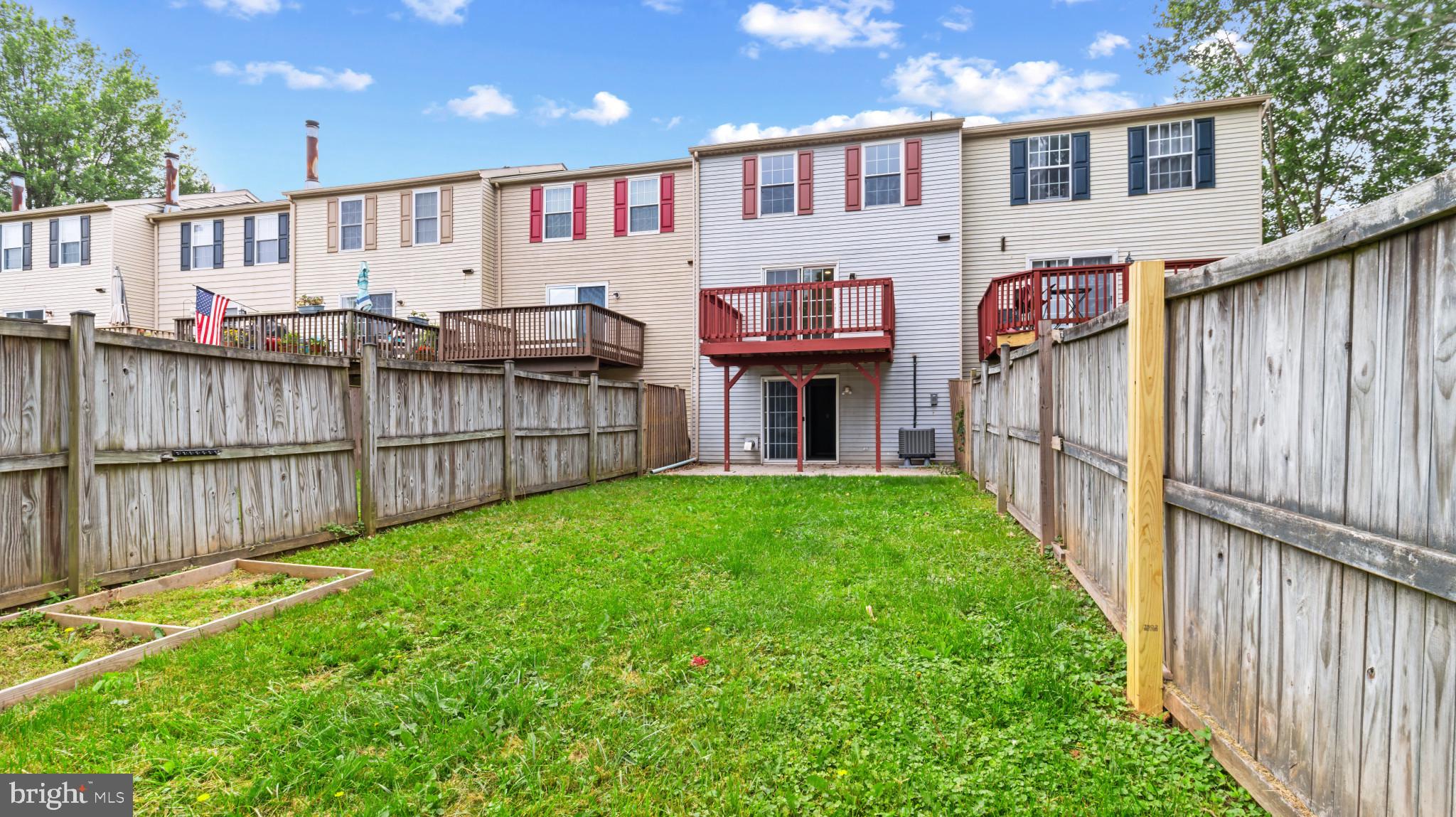 CONSTANT FRIENDSHIP - Residential