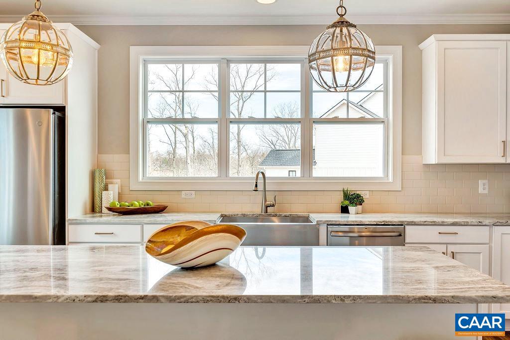 MEADOW BROOK - Residential