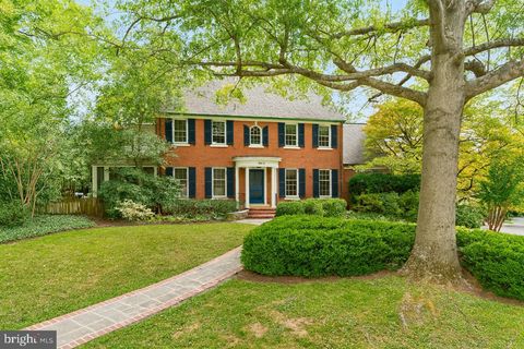 Photo of 5013 Nahant Street, BETHESDA, MD 20816 (MLS # MDMC2201210)