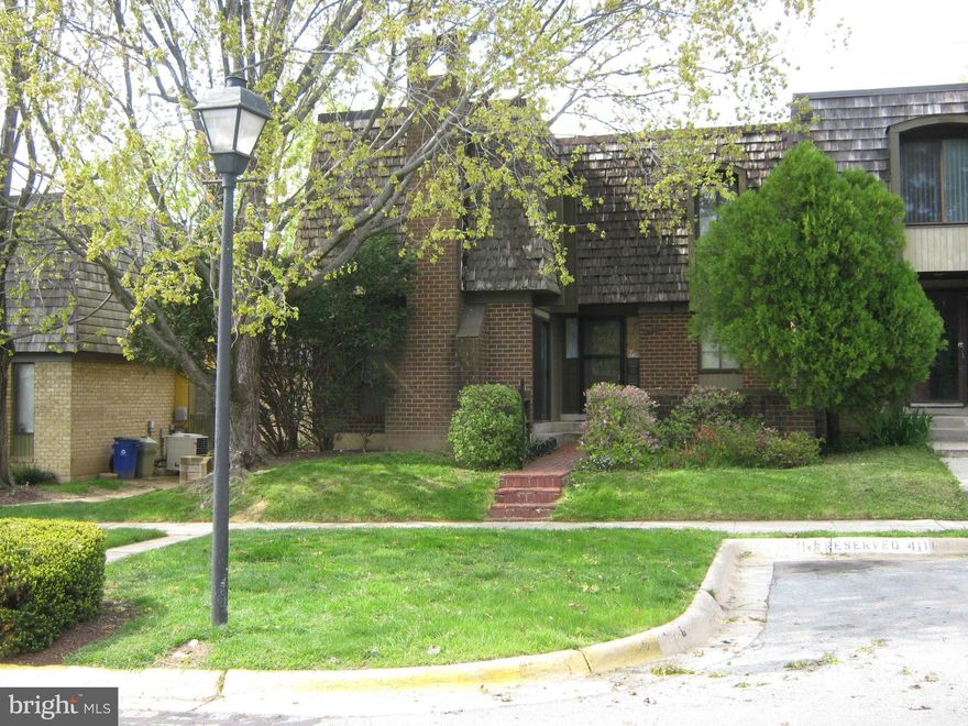 Opportunity to diy your own castle.  Large end of unit townhouse under-priced for far less than value.  Needs lots of work and imagination. Turn this into a prime valuable property. Large Kitchen/Family Room combo with fireplace. This house has a great floor plan. You owe it to yourself to view this amazing property.