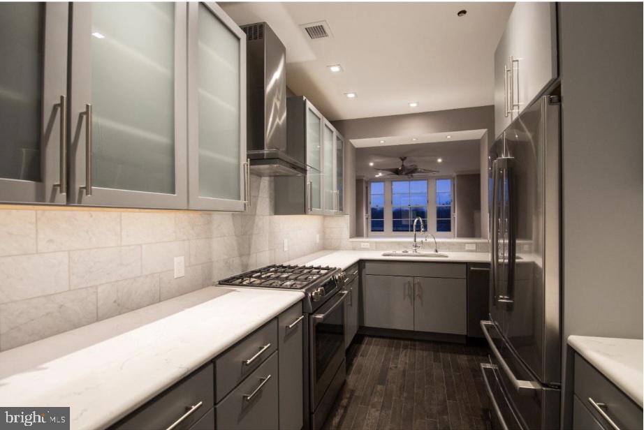 CHESTNUT HILL - Residential
