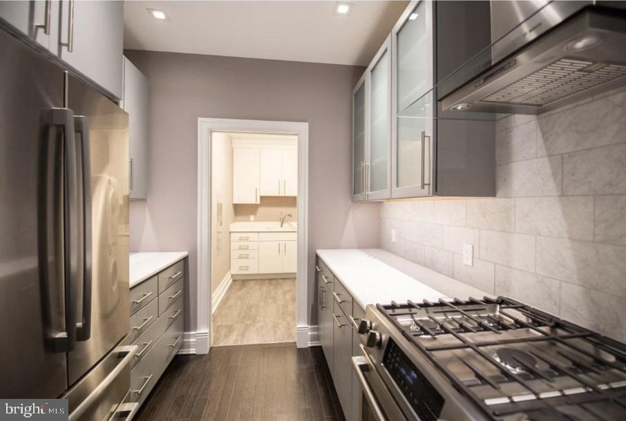 CHESTNUT HILL - Residential