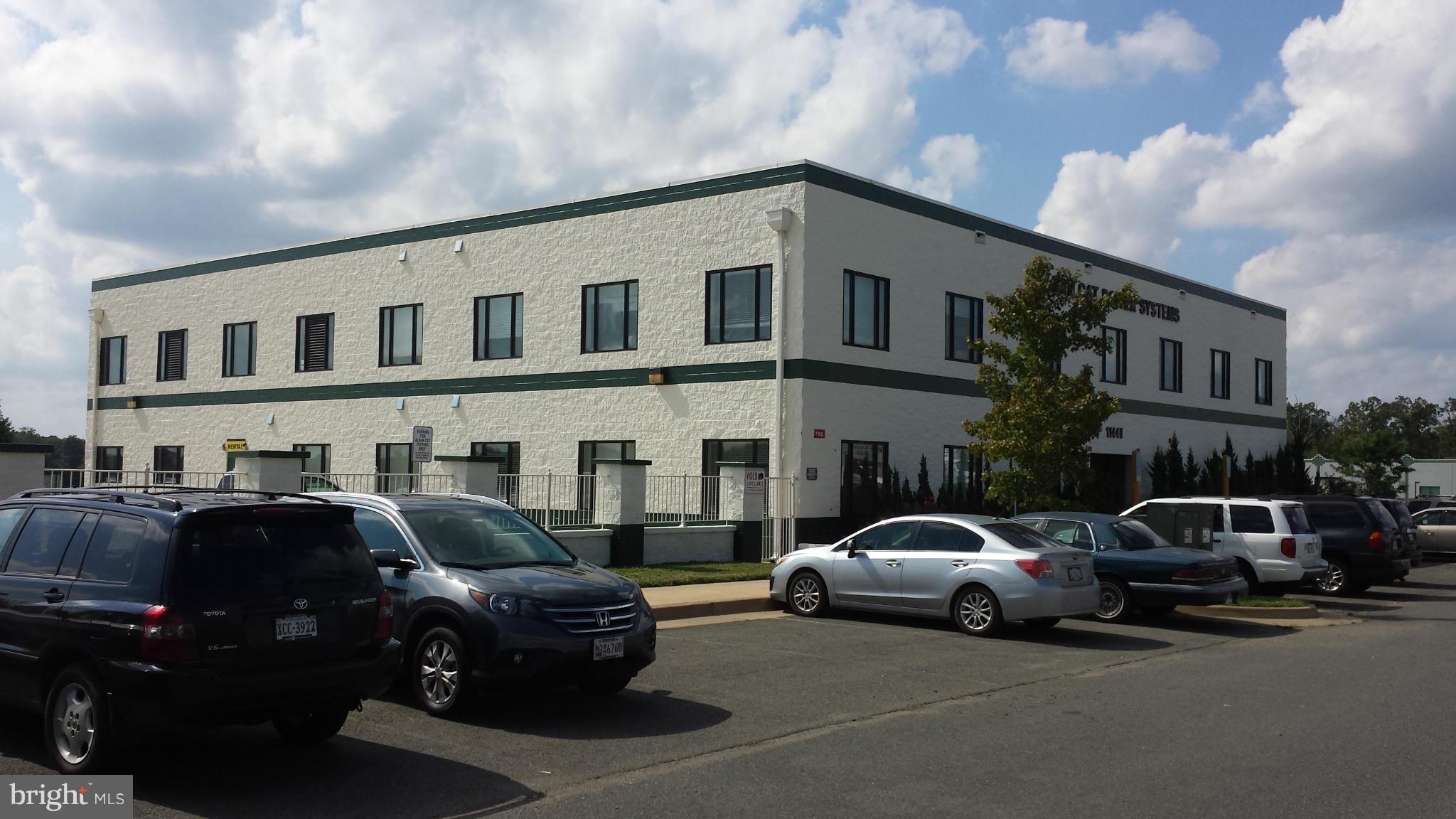 HORNBAKER INDUSTRIAL PARK - Commercial Lease