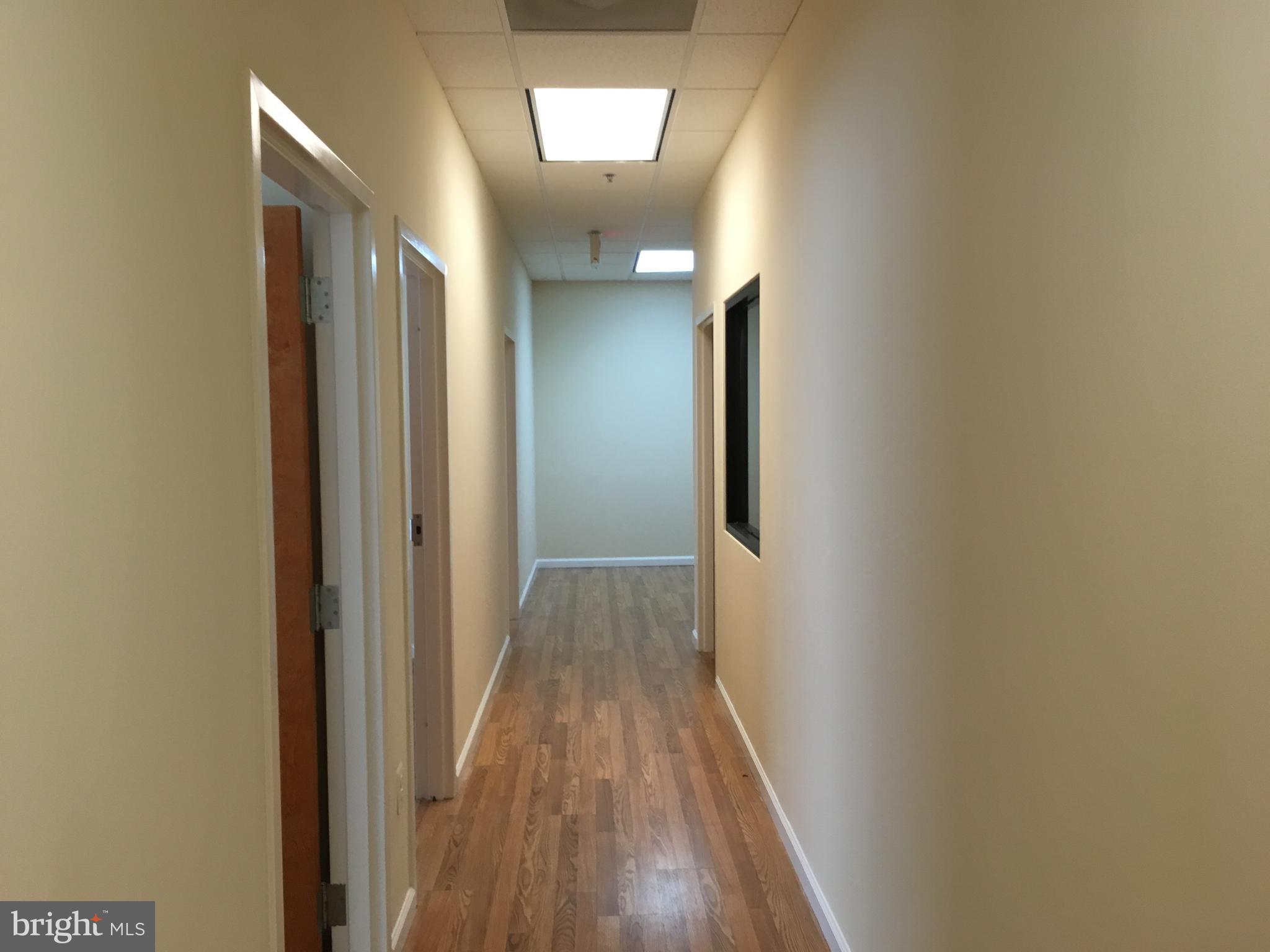 HORNBAKER INDUSTRIAL PARK - Commercial Lease