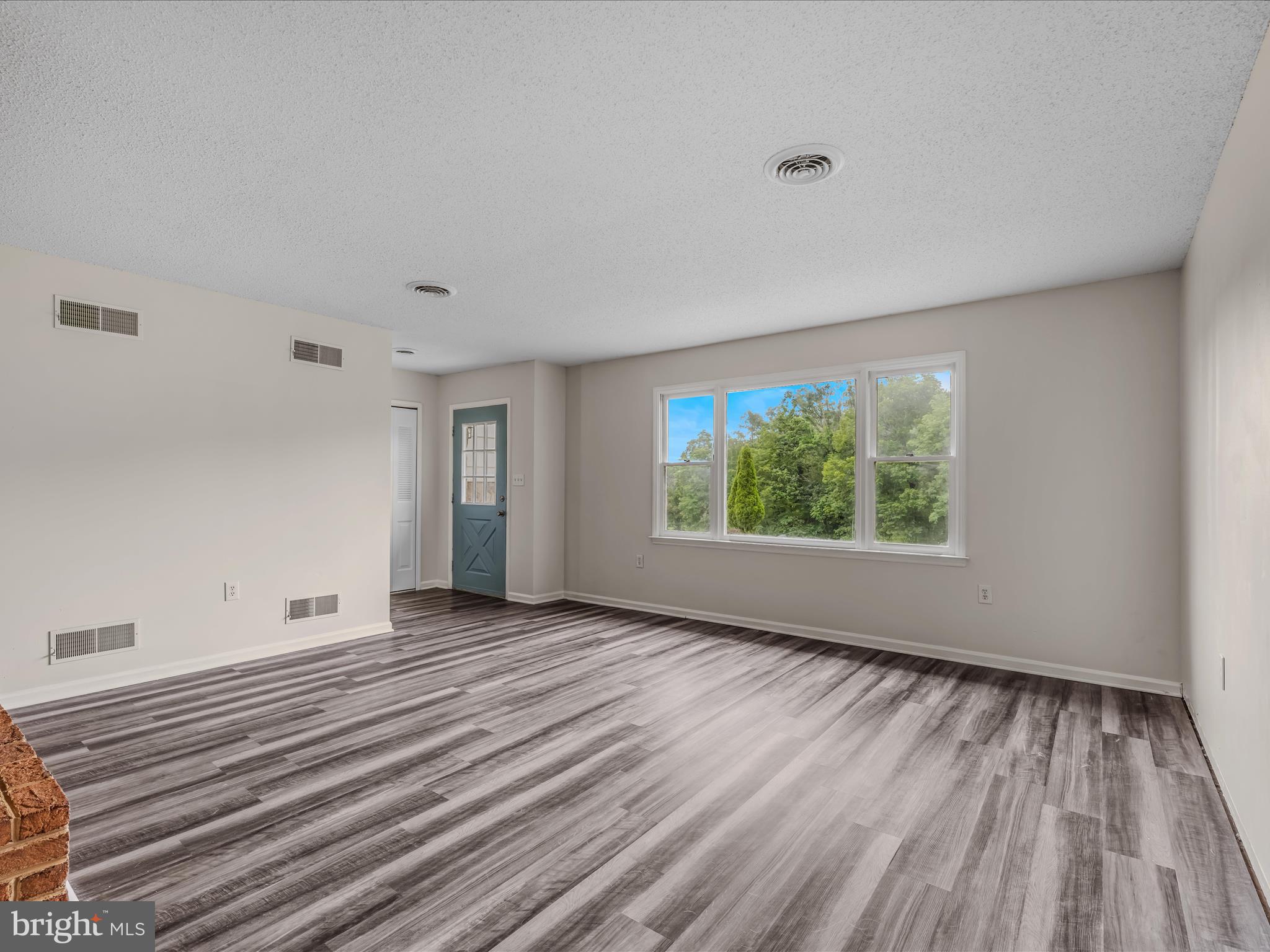 SPRING VALLEY - Residential