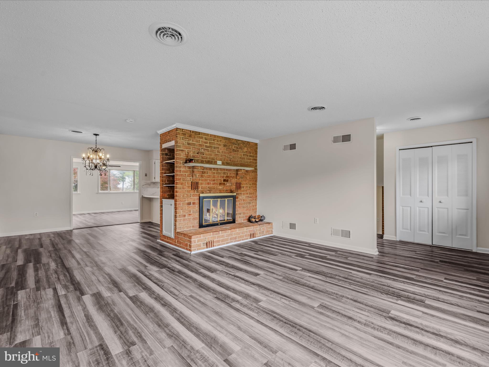 SPRING VALLEY - Residential