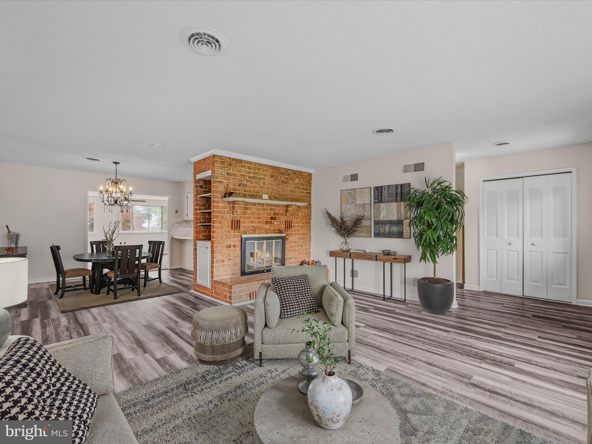 SPRING VALLEY - Residential