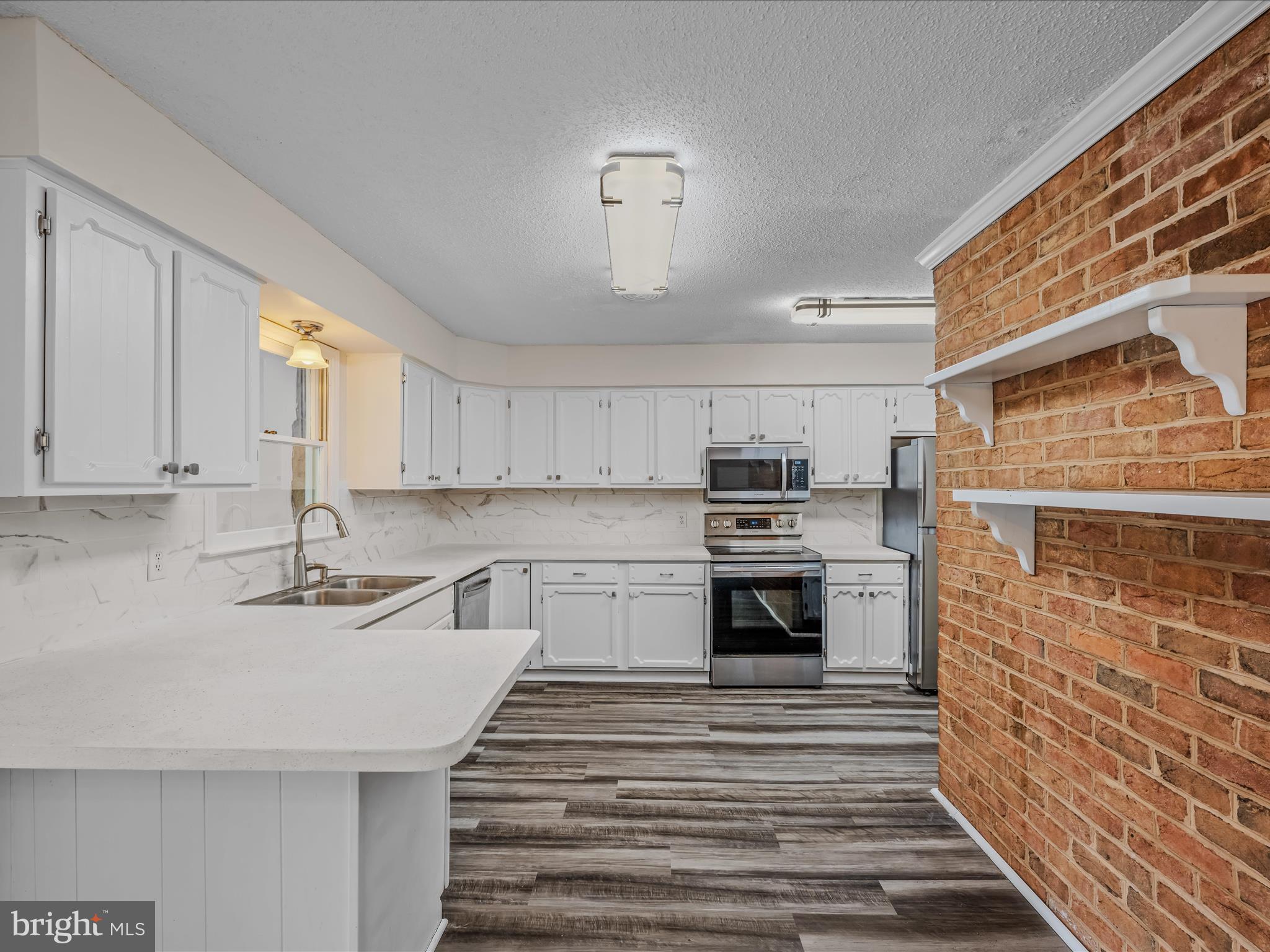 SPRING VALLEY - Residential