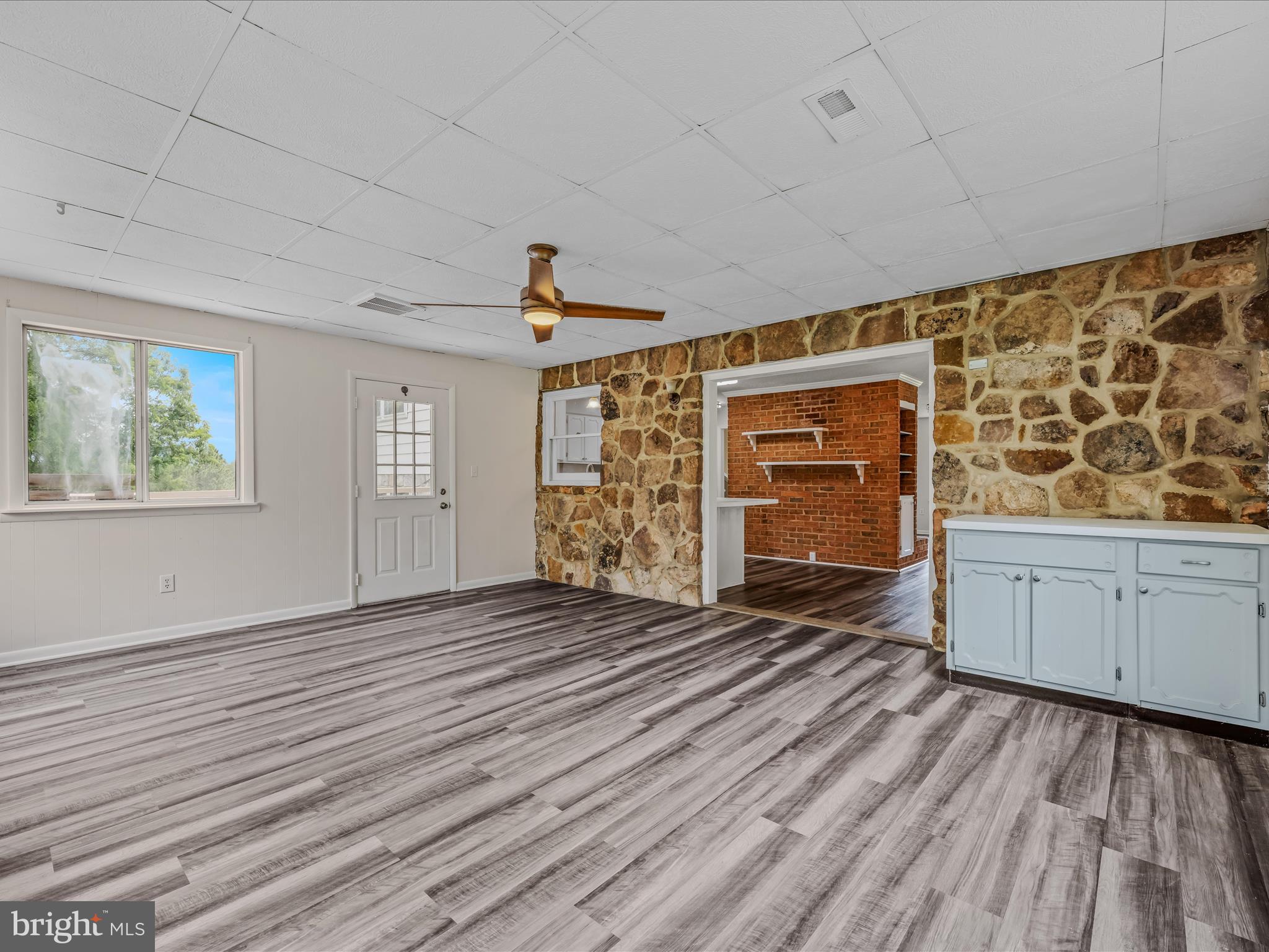 SPRING VALLEY - Residential