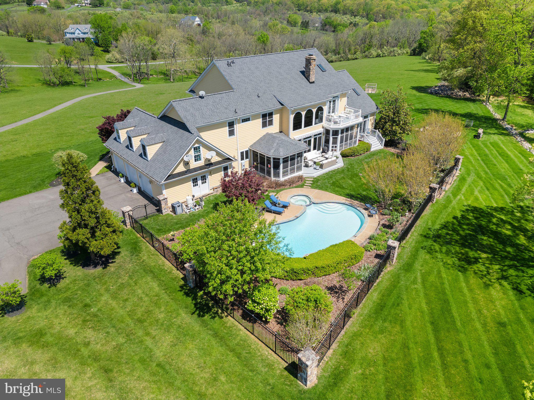 BEACON HILL - Residential