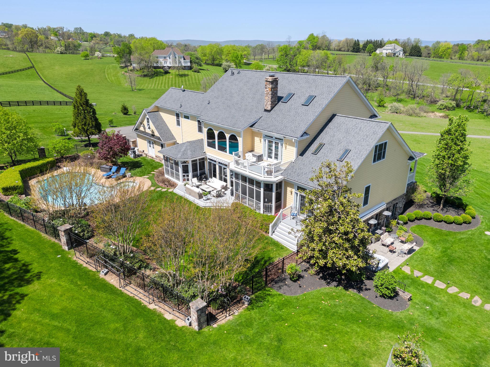 BEACON HILL - Residential