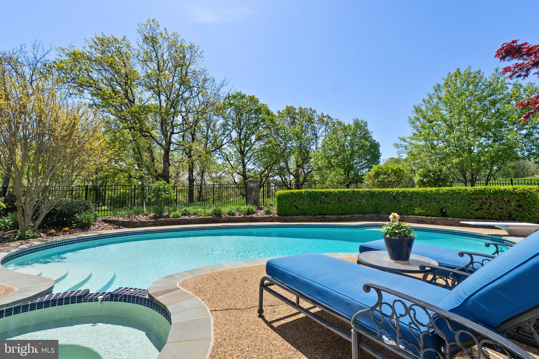 BEACON HILL - Residential