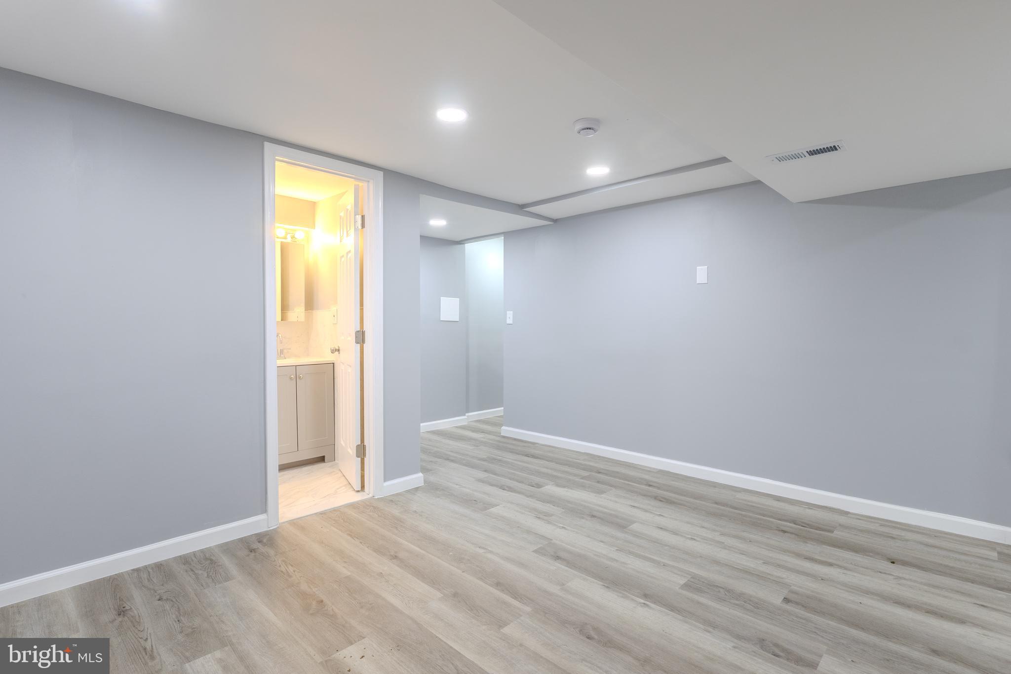 CHADWICK MANOR - Residential