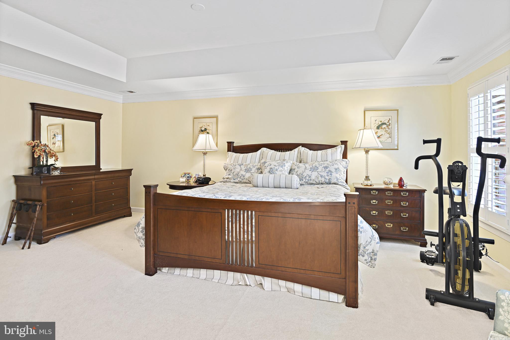 HAMPTONS OF MCLEAN - Residential