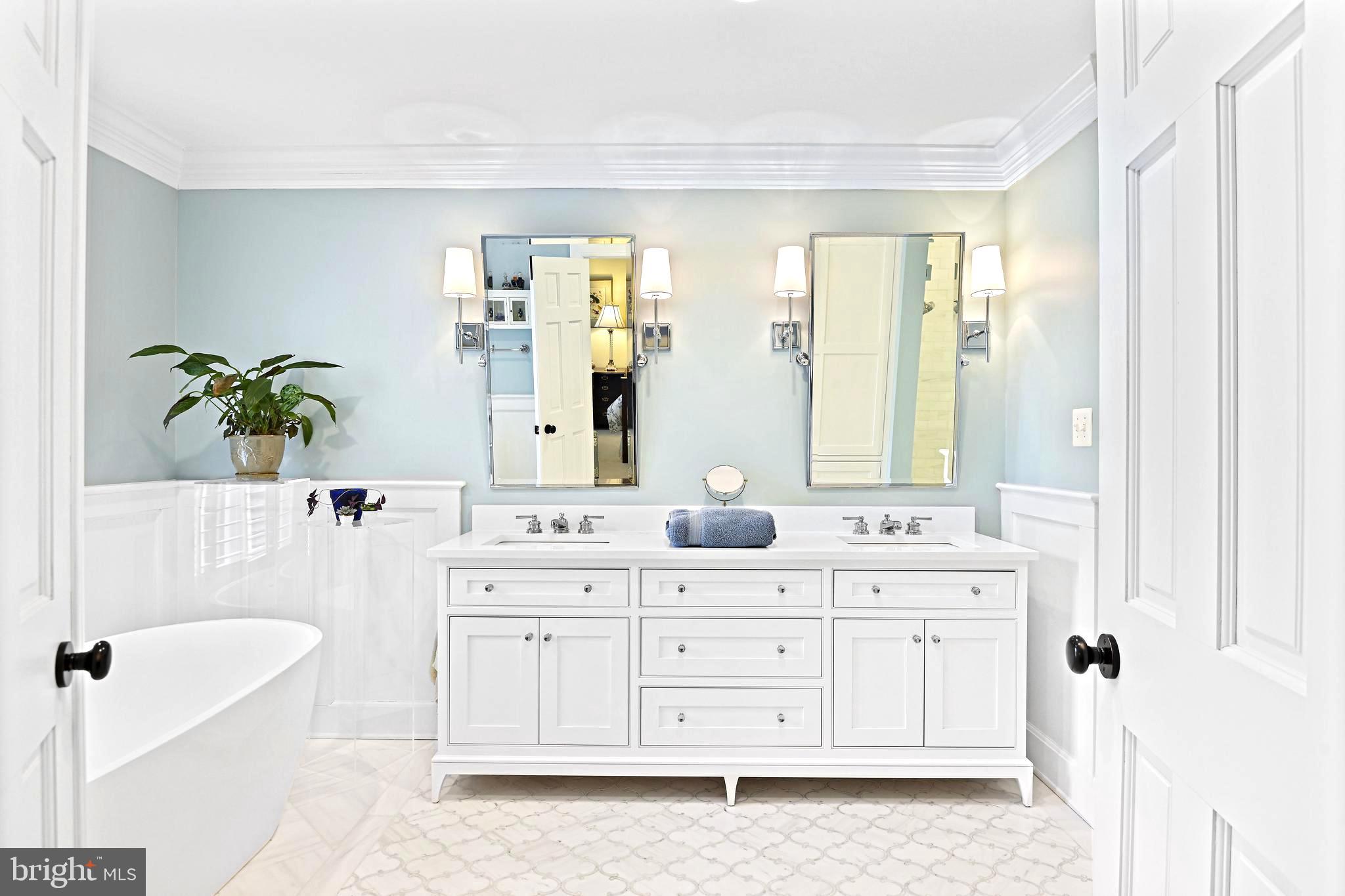 HAMPTONS OF MCLEAN - Residential